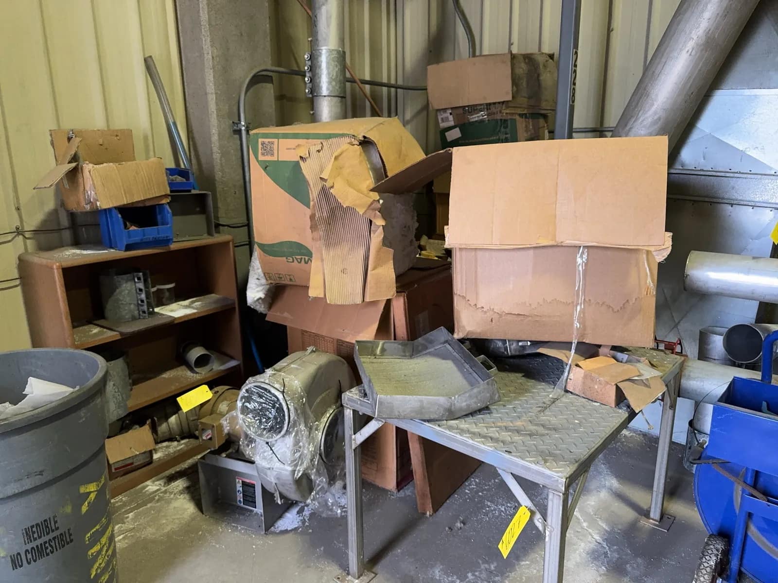 assorted-contents-of-corner-blower-not-included-mrdq5kpm