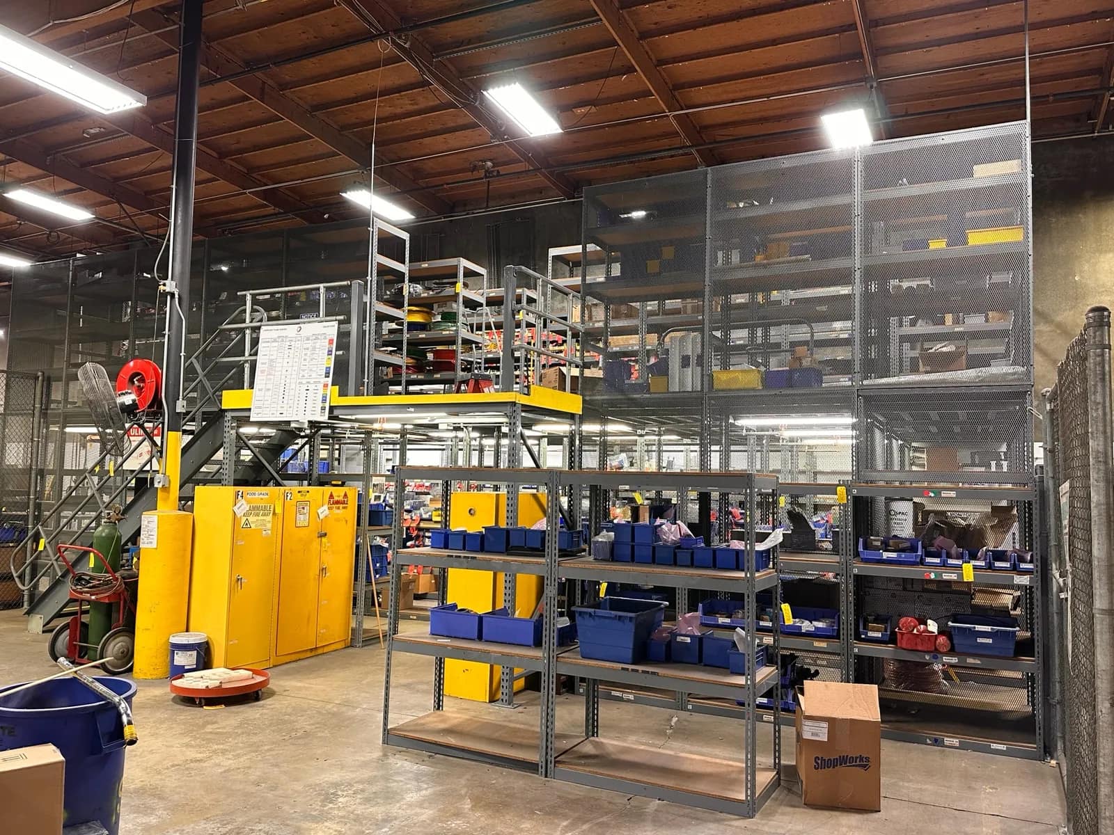 40x18-mezzanine-system-contents-not-included-mrjctrpv