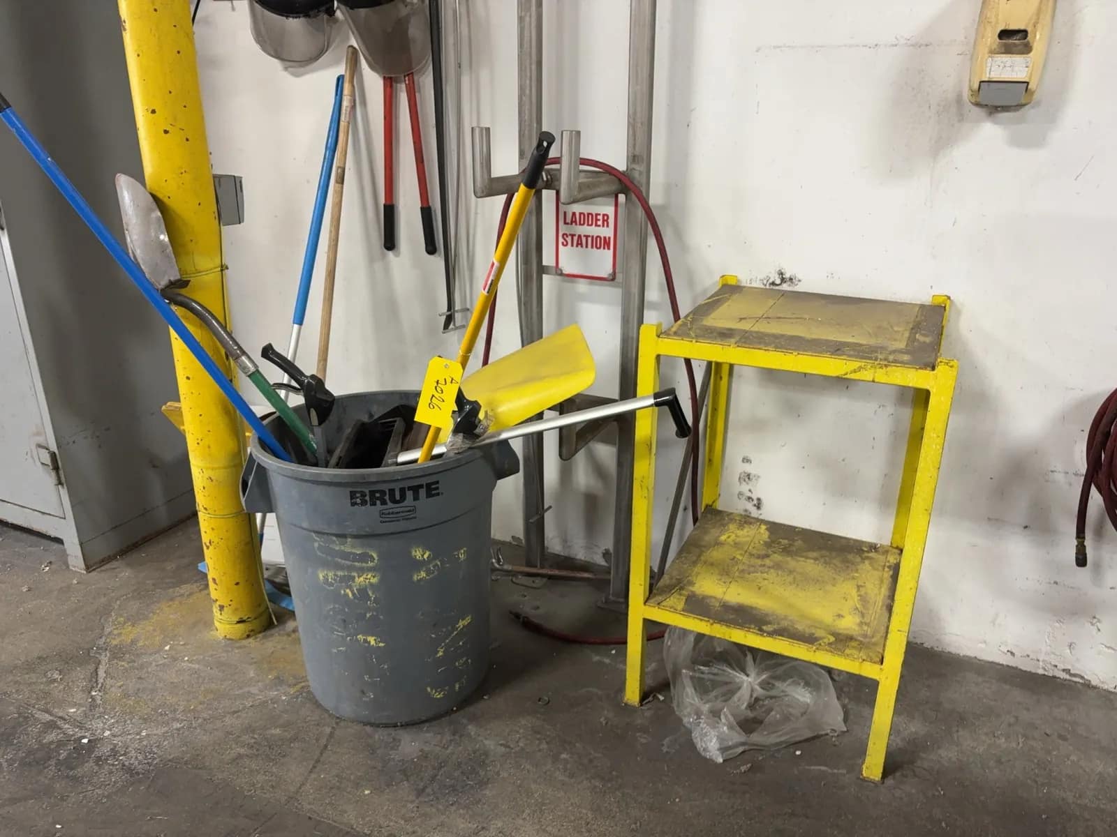 contents-of-section-waste-bin-ladder-station-metal-table-and-more-mrmj9nc5