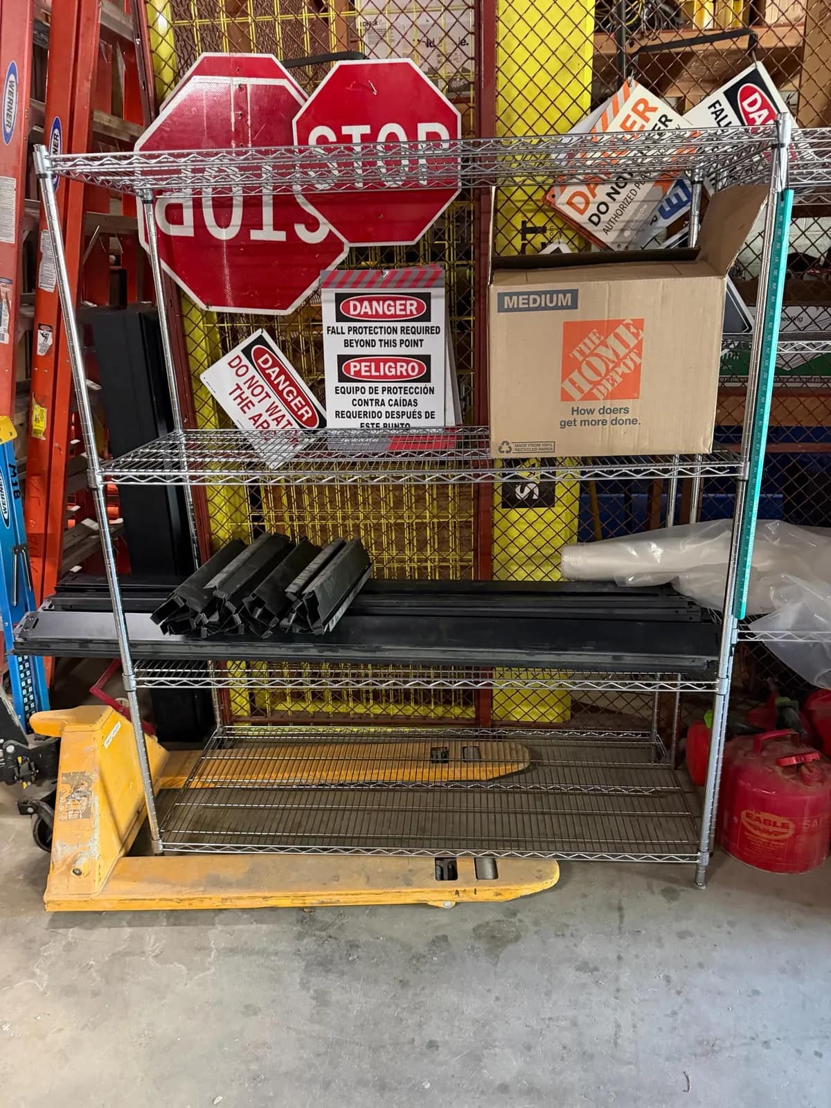 4-metal-shelving-units-mr44i9x3