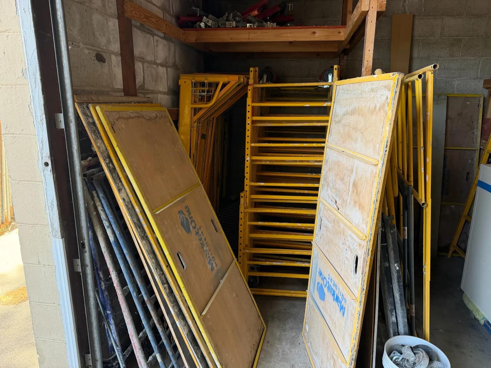 rolling-scaffold-b73caf