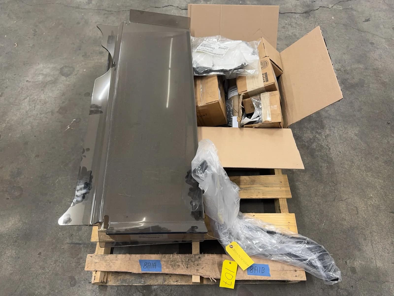 contents-of-pallet-assorted-club-car-parts-and-accessories-823254