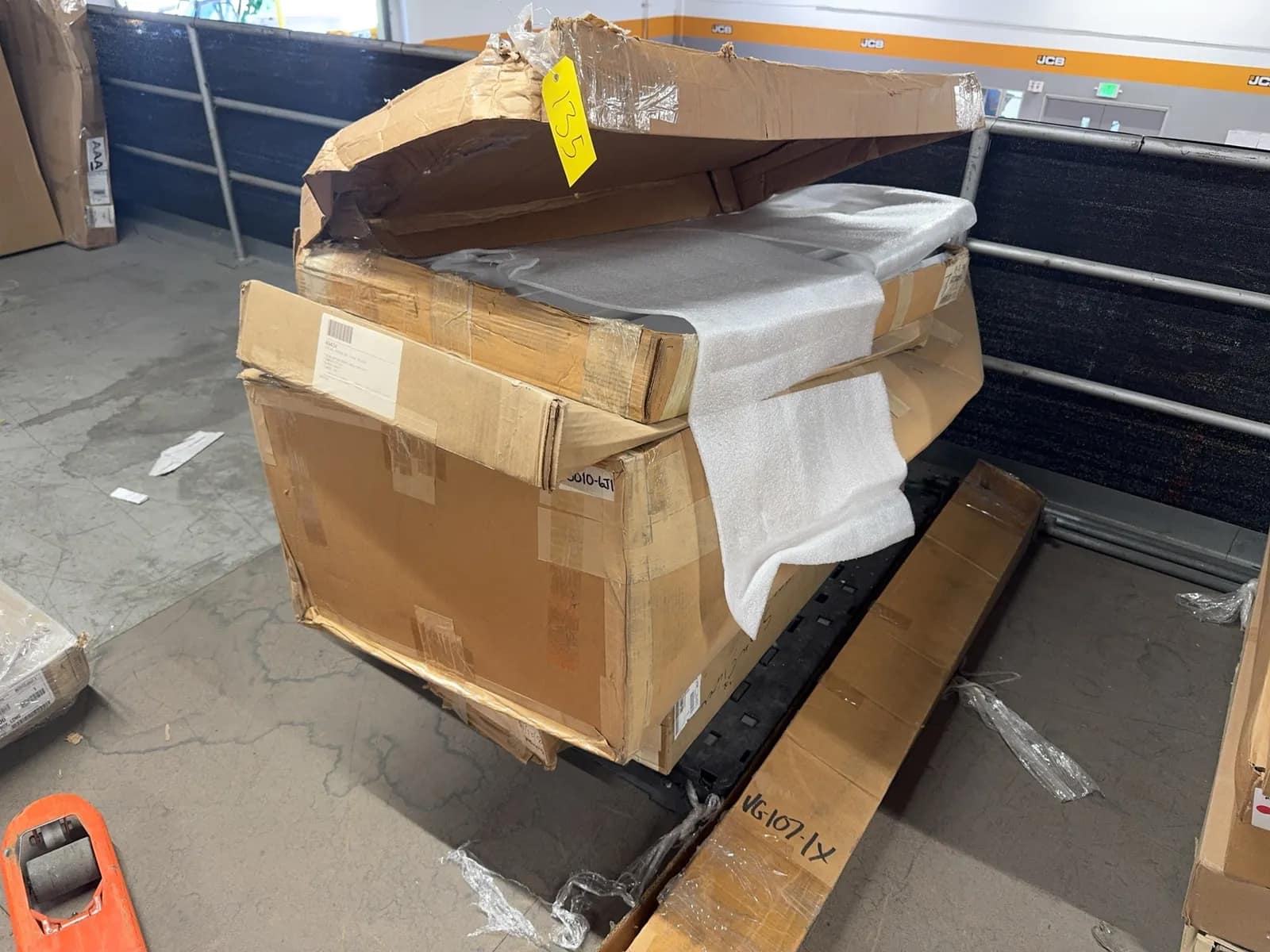 contents-of-pallet-assorted-club-car-parts-and-accessories-tailgate-windscreen-and-more-9a1a24