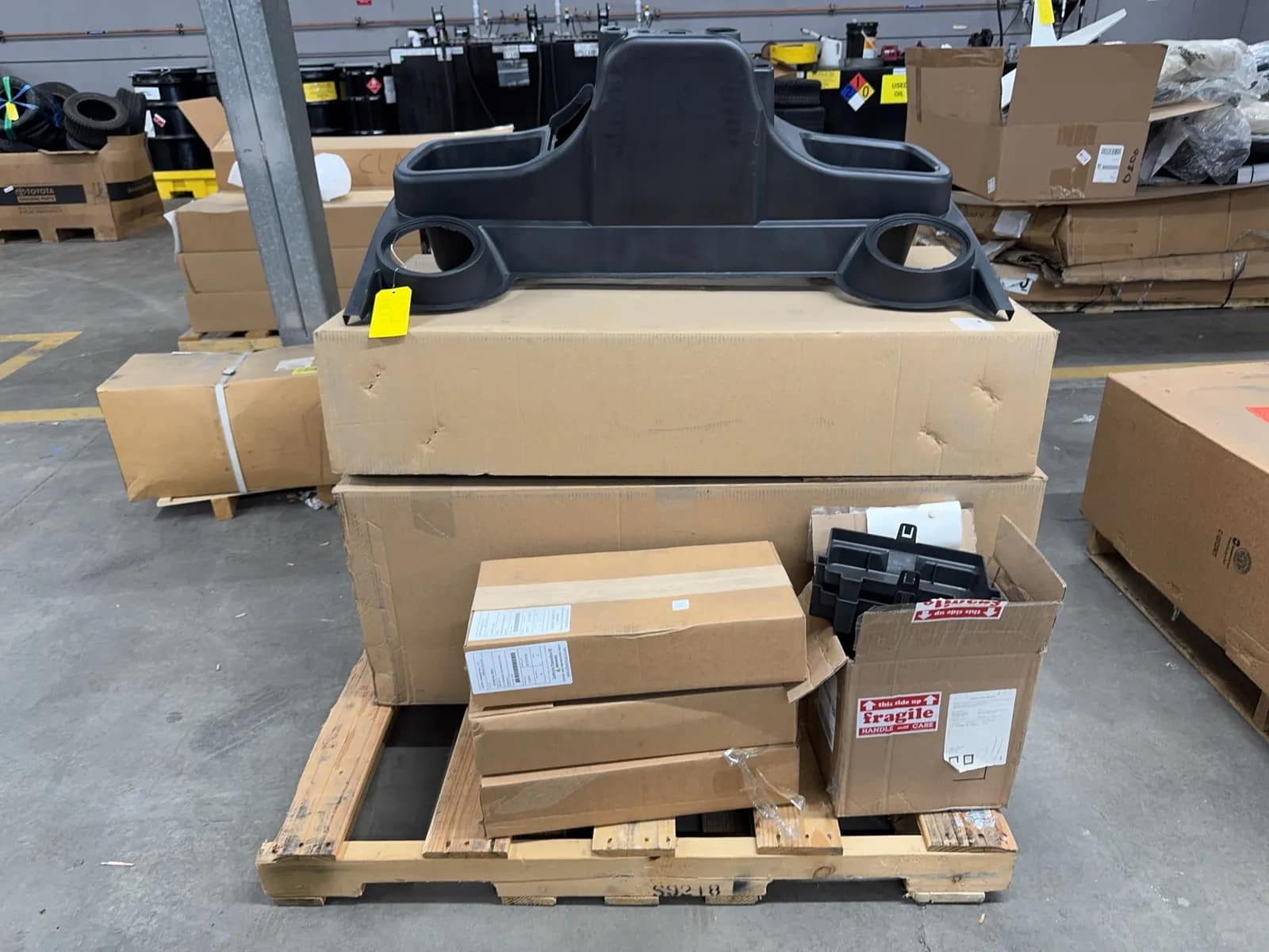 contents-of-pallet-assorted-club-car-parts-and-accessories-front-end-sweep-mirror-kits-2228b8