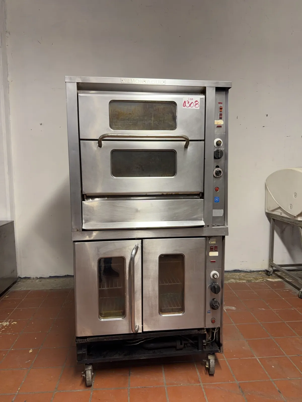 montague-gas-convection-oven-ba6e82