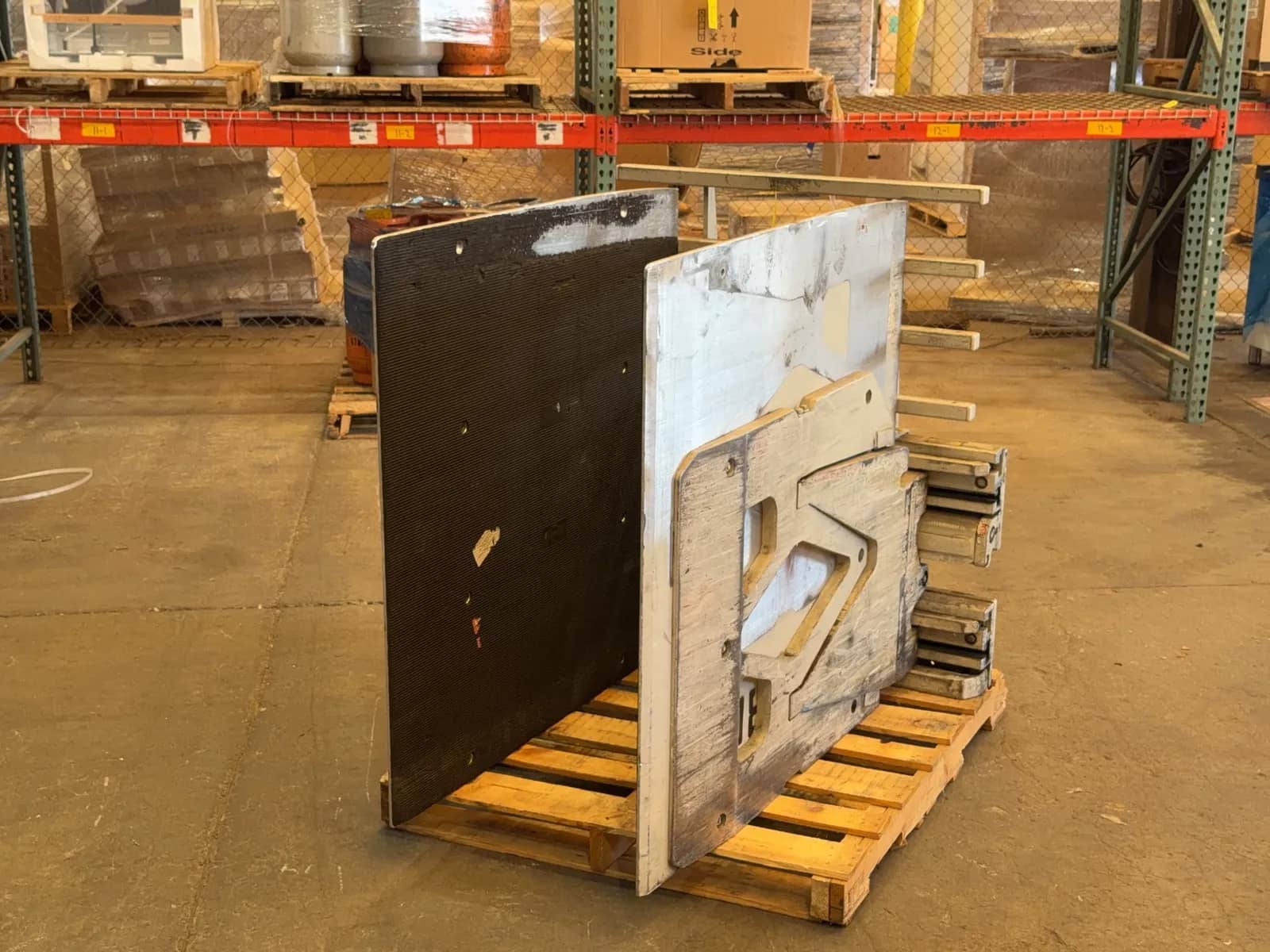 cascade-1500lb-capacity-forklift-clamp-attachment-mrtswys2