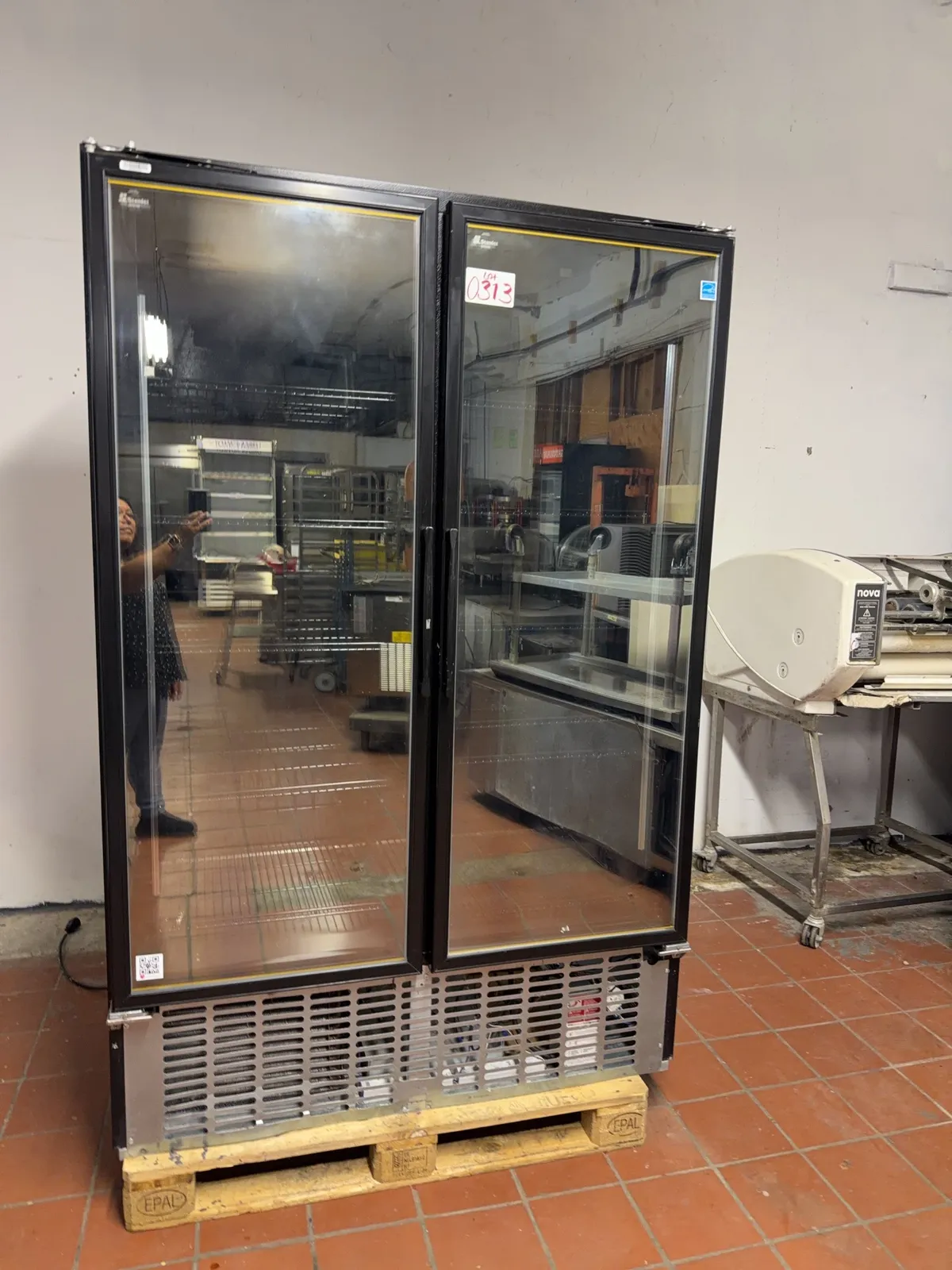 freezer-master-built-two-glass-doors-mrtumhix