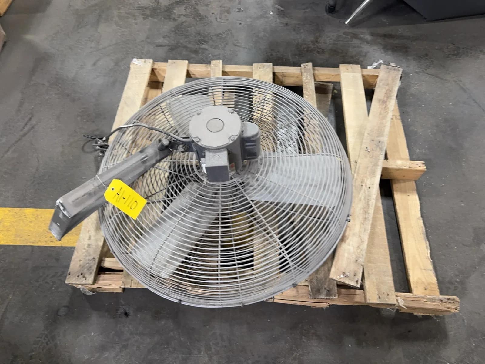 32-shop-fan-mrcx1cwv
