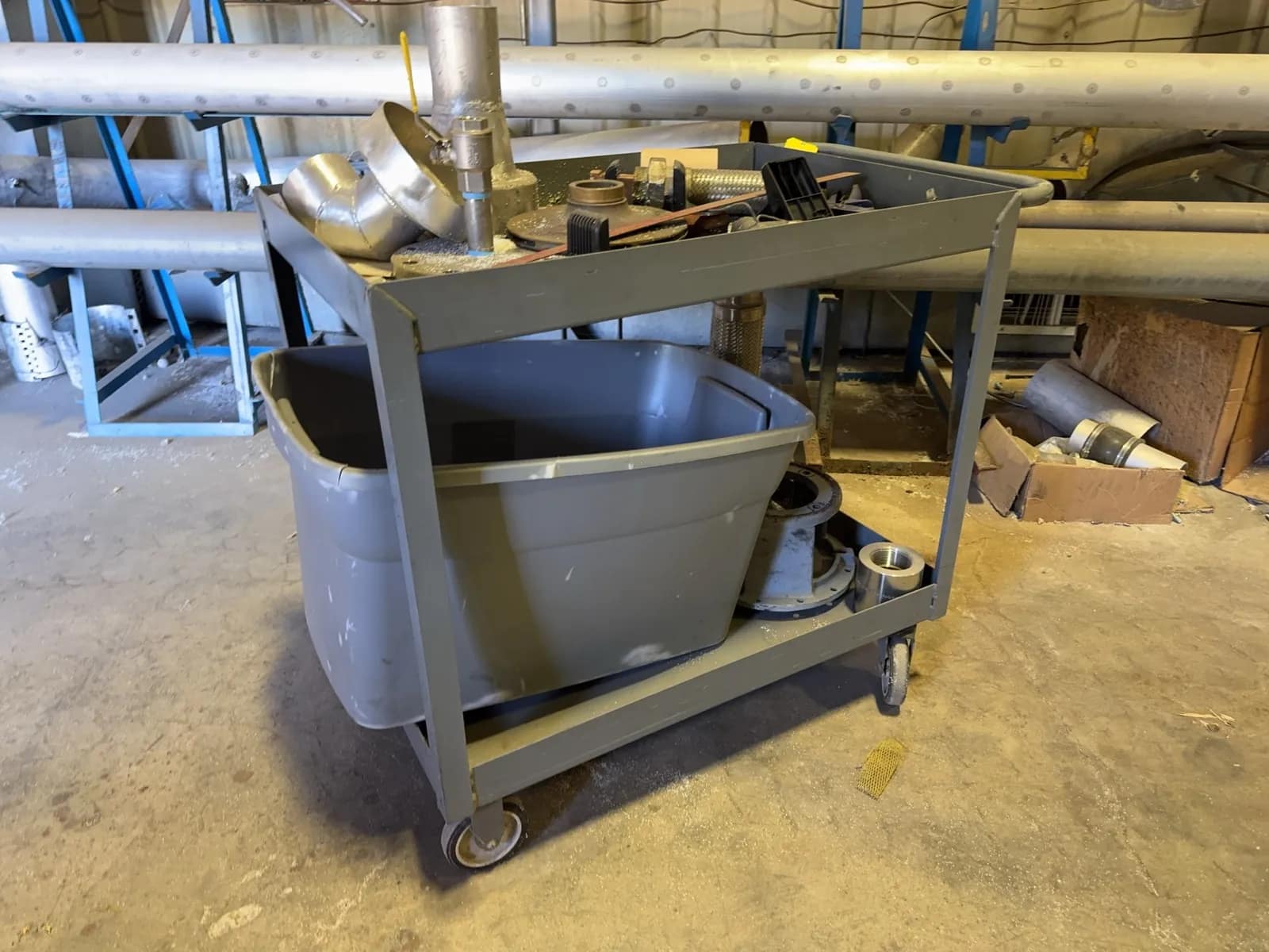 metal-rolling-cart-with-contents-mrcx2zy7