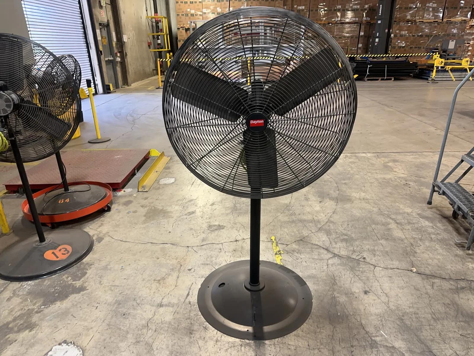 dayton-30-pedestal-shop-fan-mrcx33b2