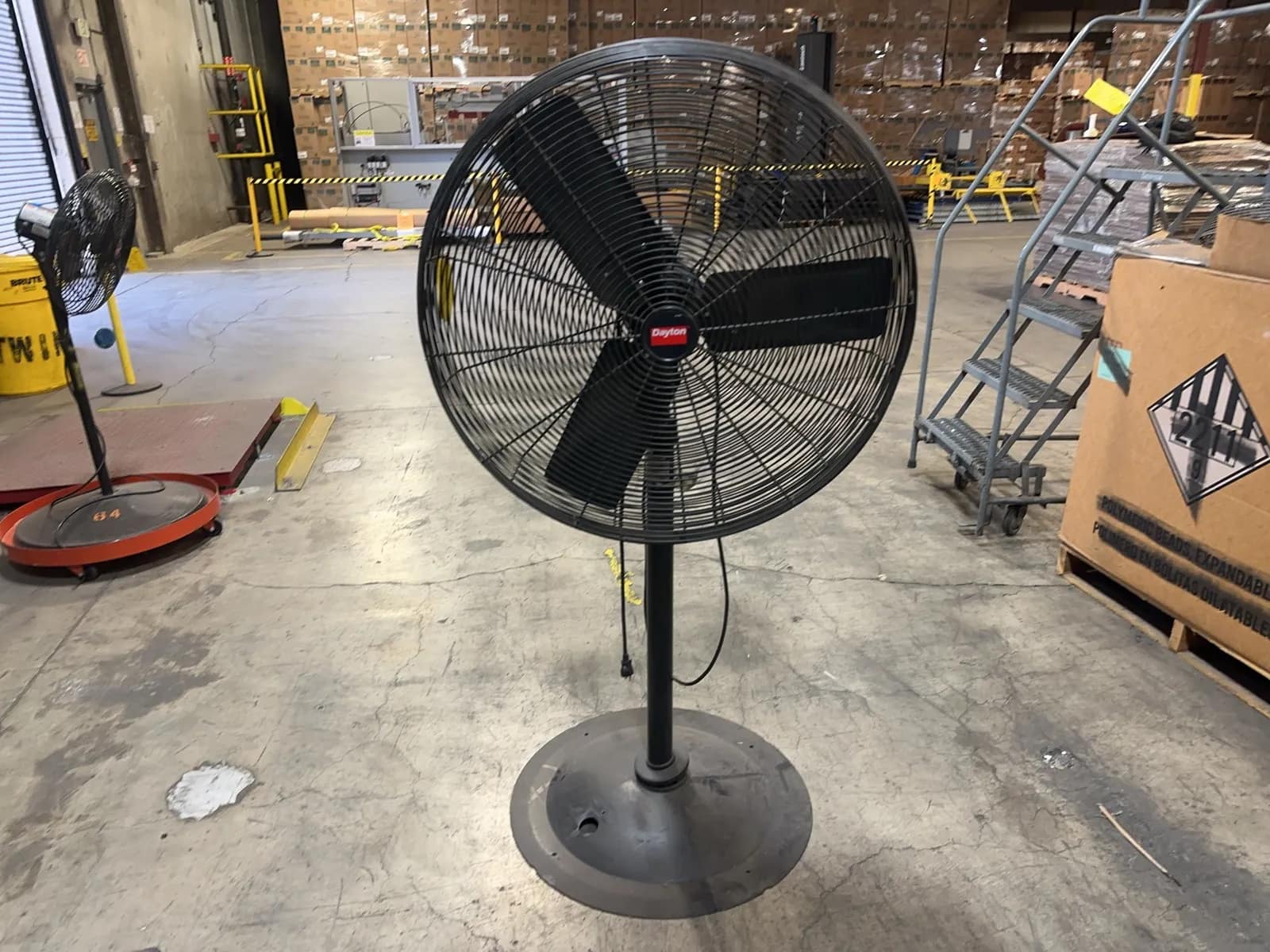 dayton-30-pedestal-shop-fan-mrcx34sr