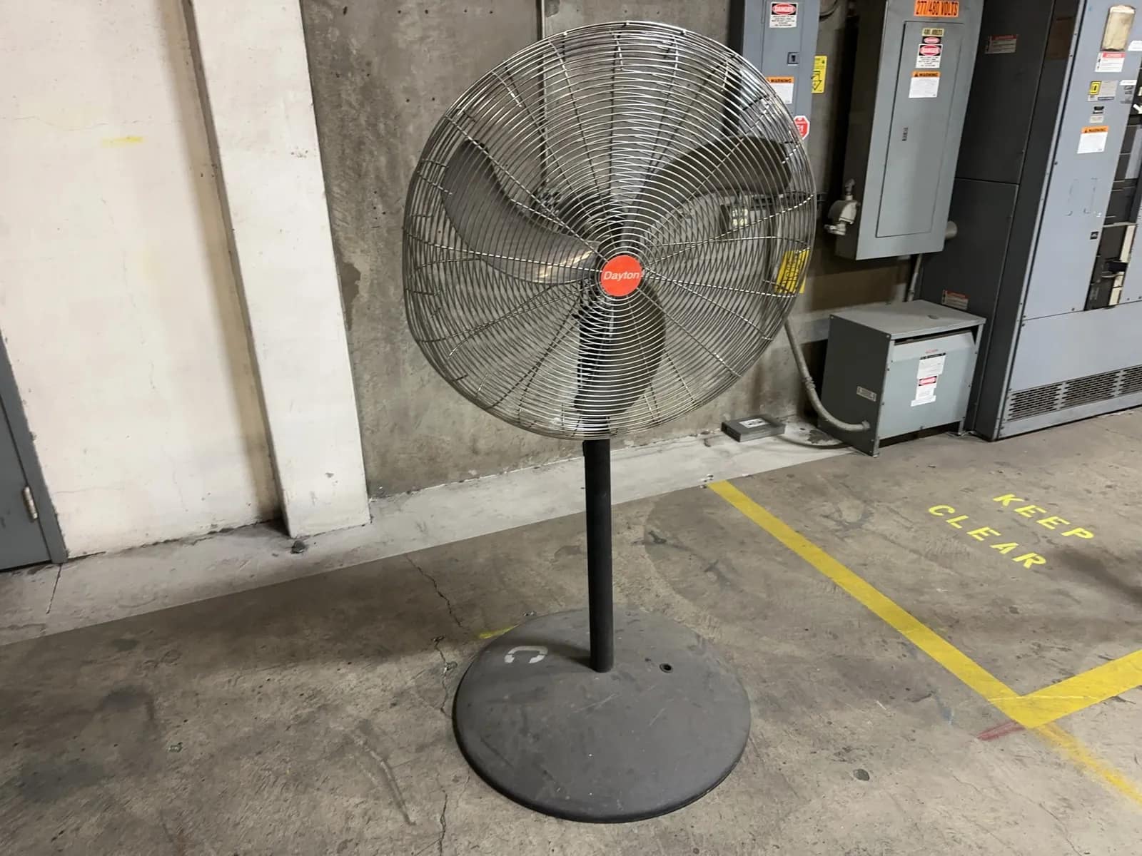 dayton-30-pedestal-shop-fan-mrcx38lh