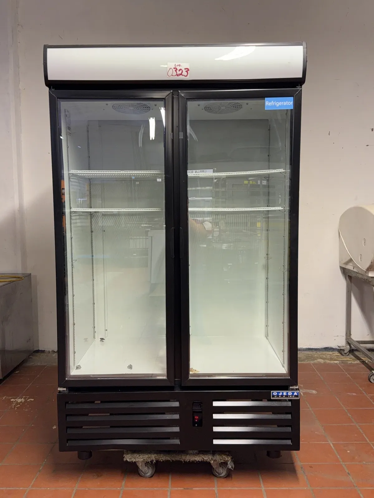 two-glass-door-refrigerator-d2d8c9