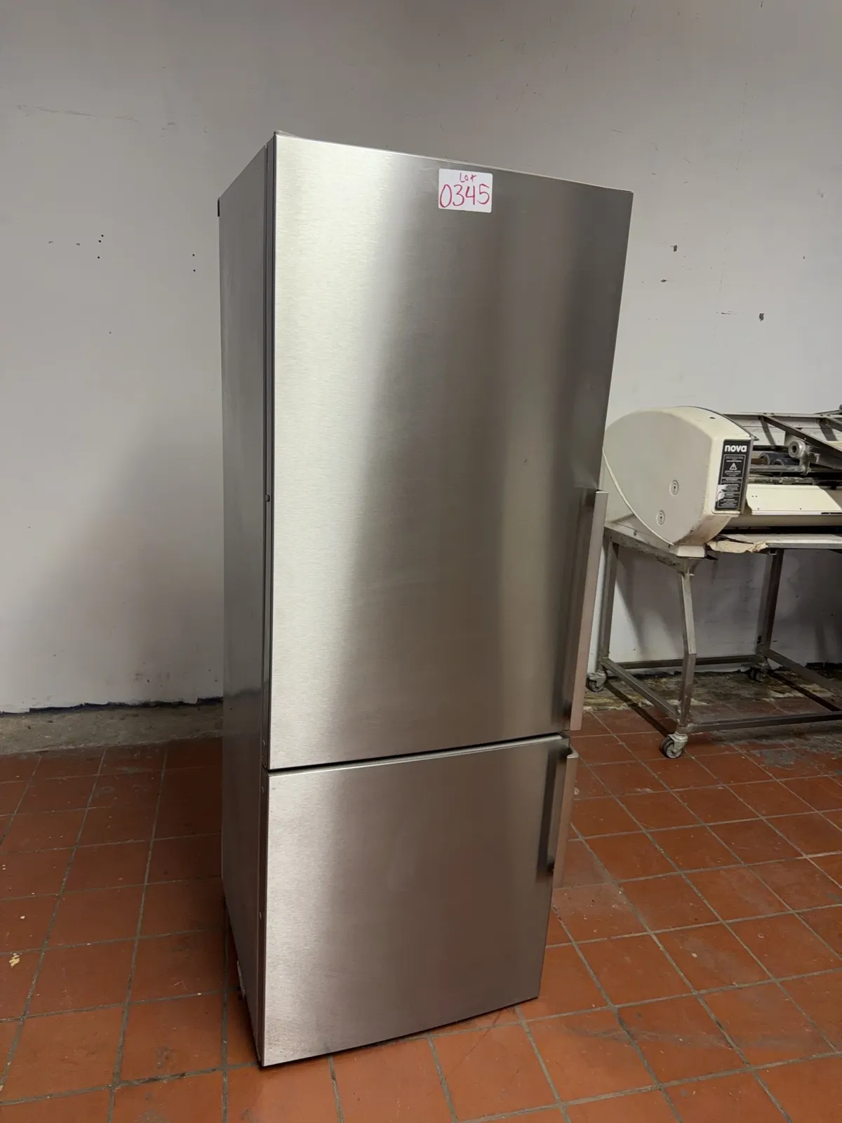 summit-house-hold-refrigerator-freezer-bb242b