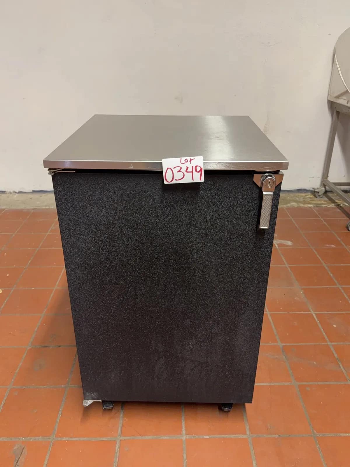 black-cabinet-60bf96