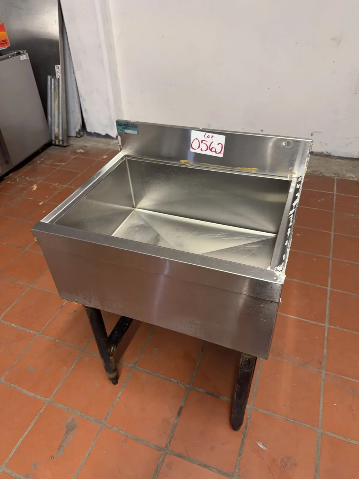 bar-ice-bin-insulated-10cbb7
