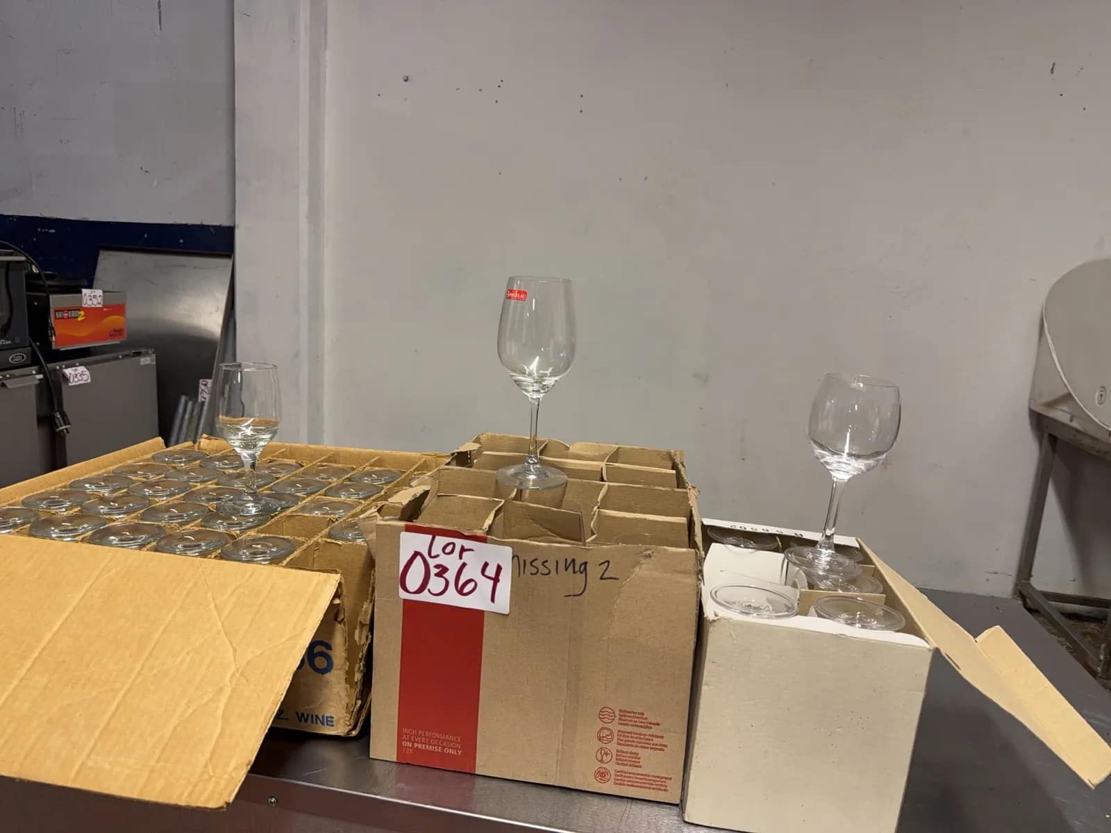 assorted-wine-champagne-glasses-b05e67