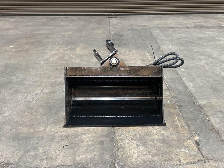 2026-future-24-tilting-excavator-bucket-fit-to-1-2-ton-excavator-unused-mro3zmz8