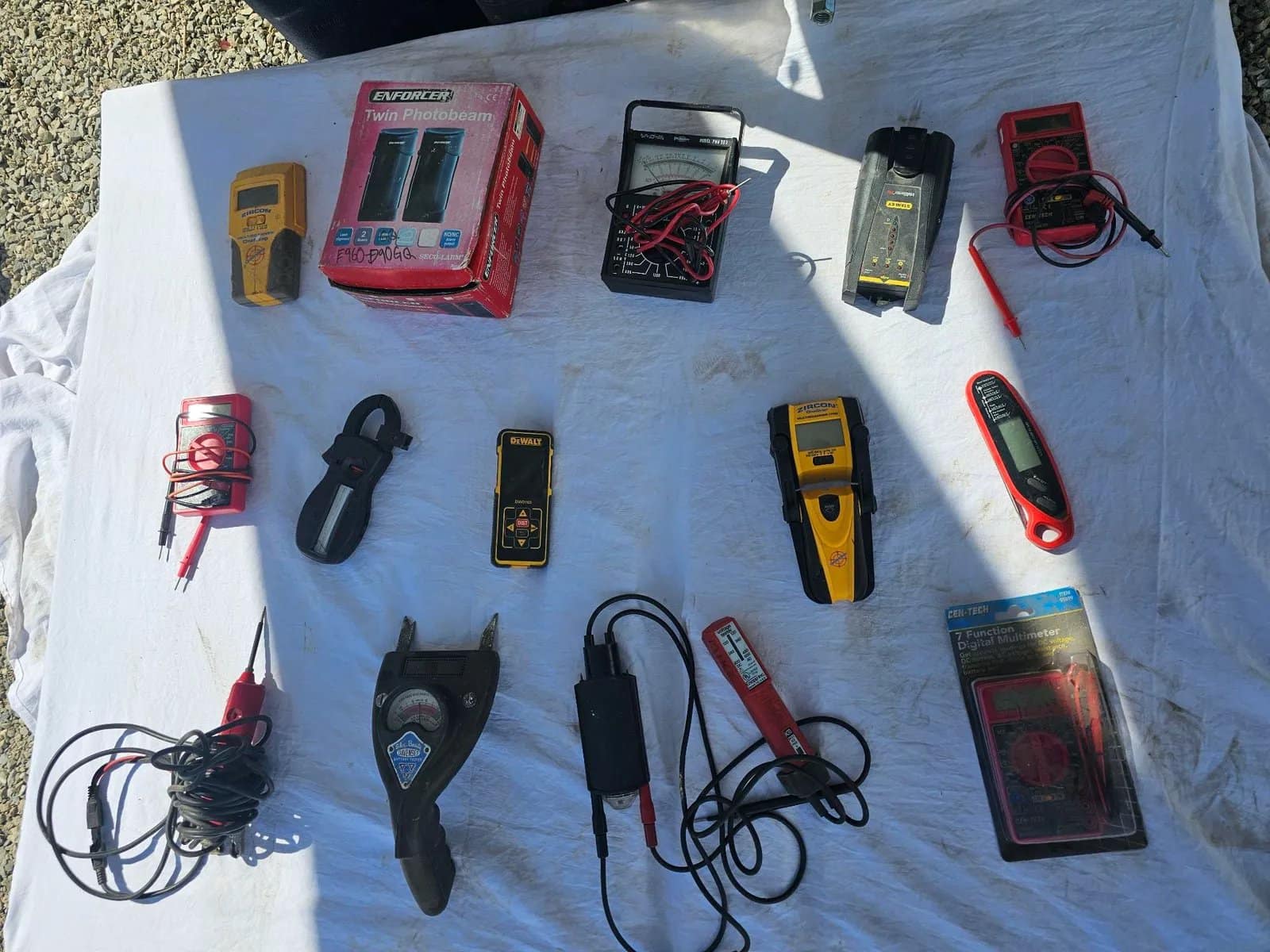 assorted-electrical-testing-tools-and-multimete-mrxvjn41