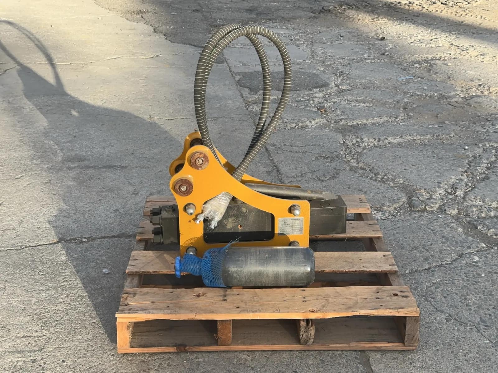hydraulic-breaker-attachment-for-excavator-model-sb05-mrz5drrw