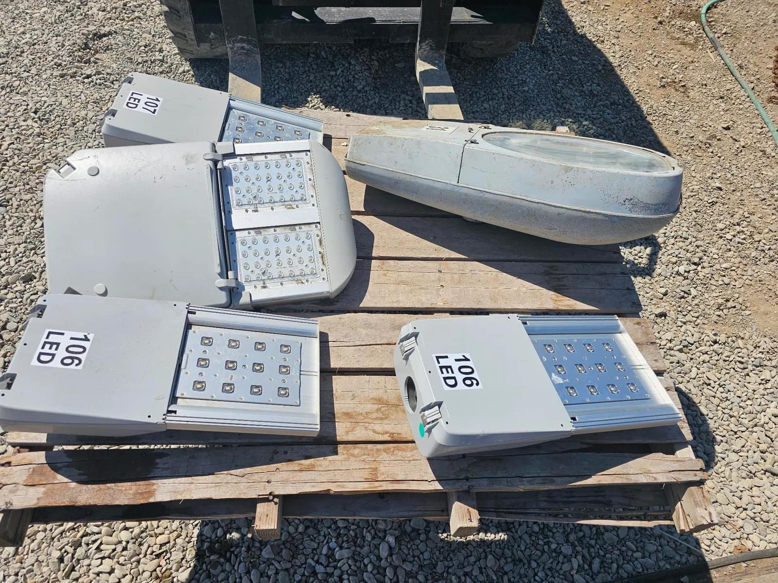 5-led-street-light-fixtures-mry1zigy