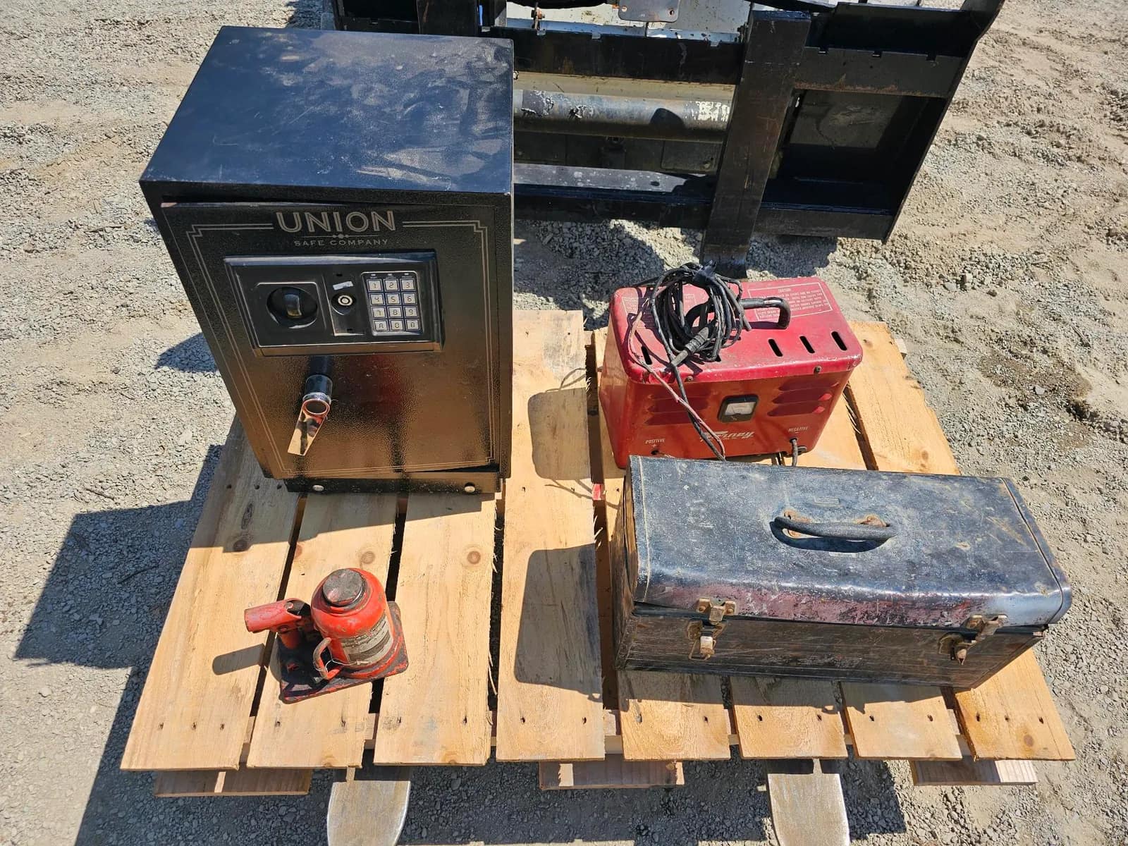 union-safe-company-safe-with-hydraulic-jack-15167b