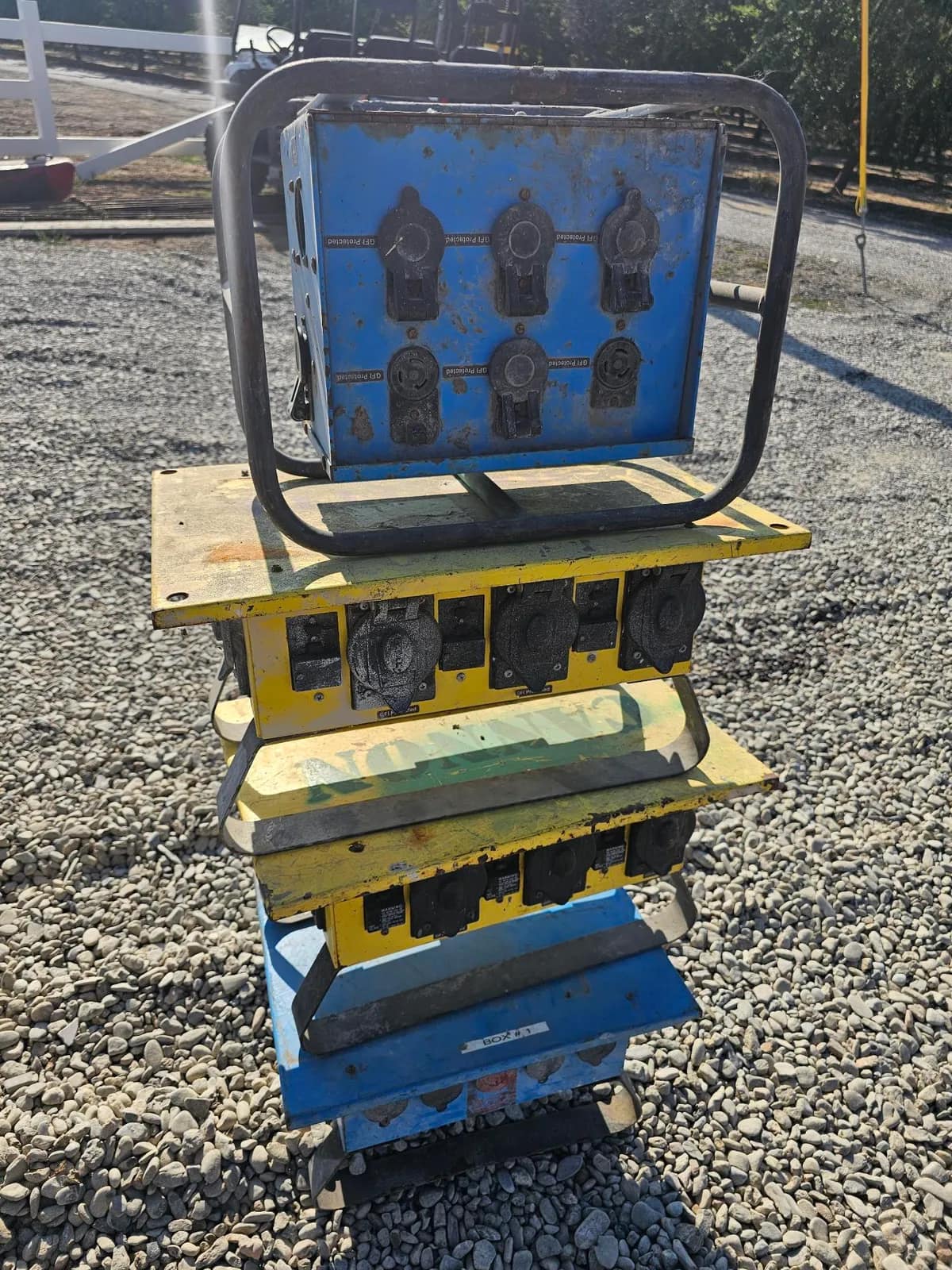 4-electric-distribution-boxes-mry3o9pe