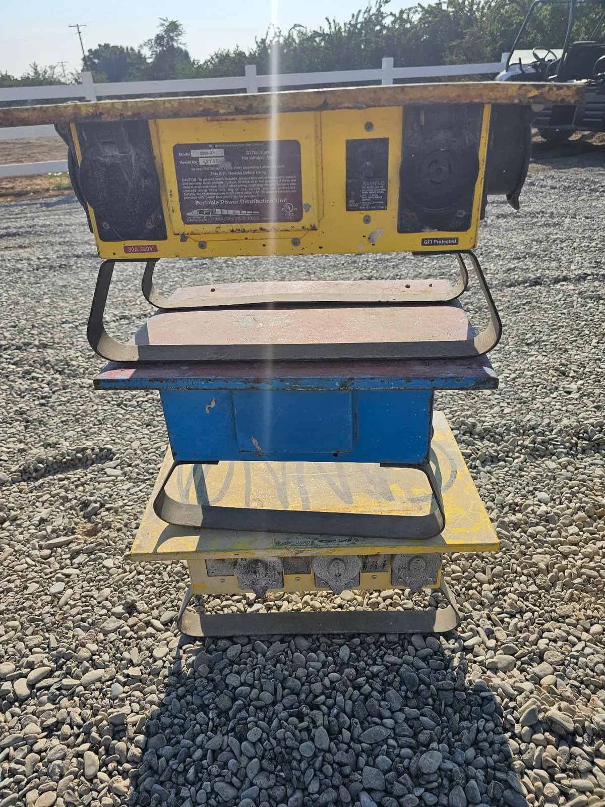 3-electric-distribution-boxes-mry3q2sk