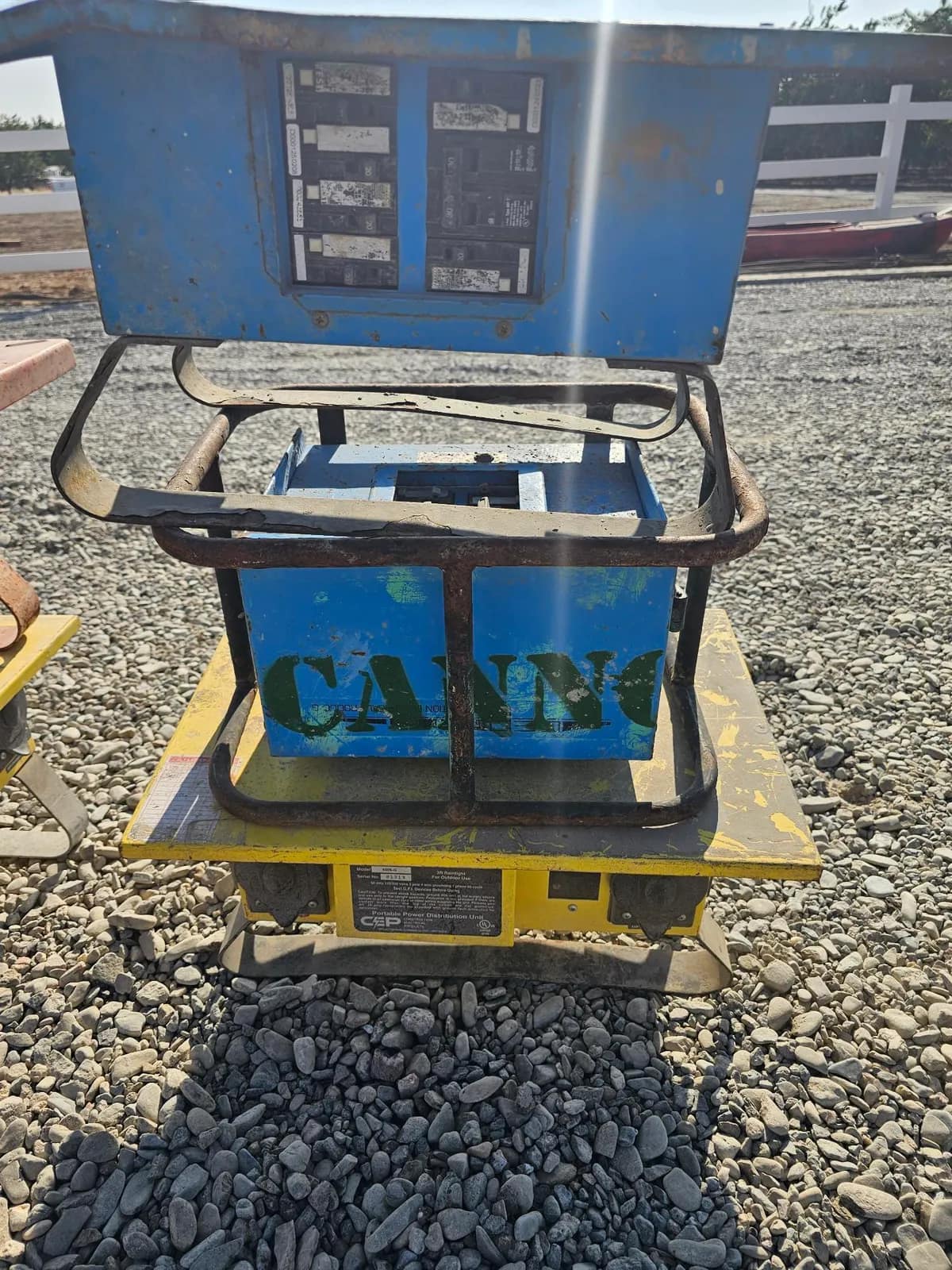 3-electric-distribution-boxes-mry3qir3