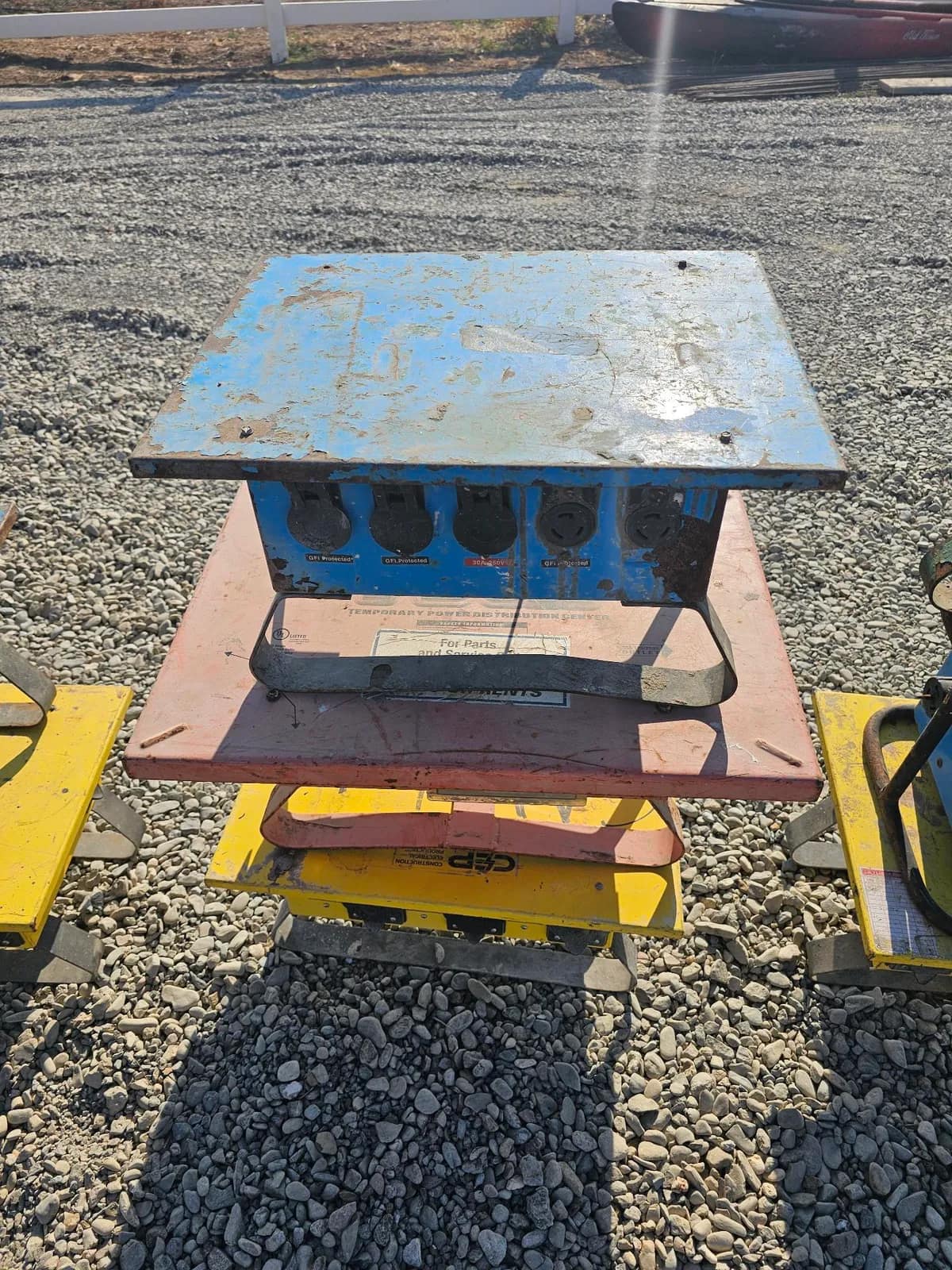 3-electric-distribution-boxes-mry3r1kj