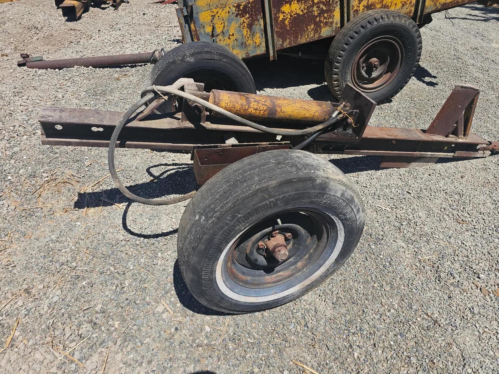 hydraulic-trailer-axle-with-wheel-and-frame-ms844u2h