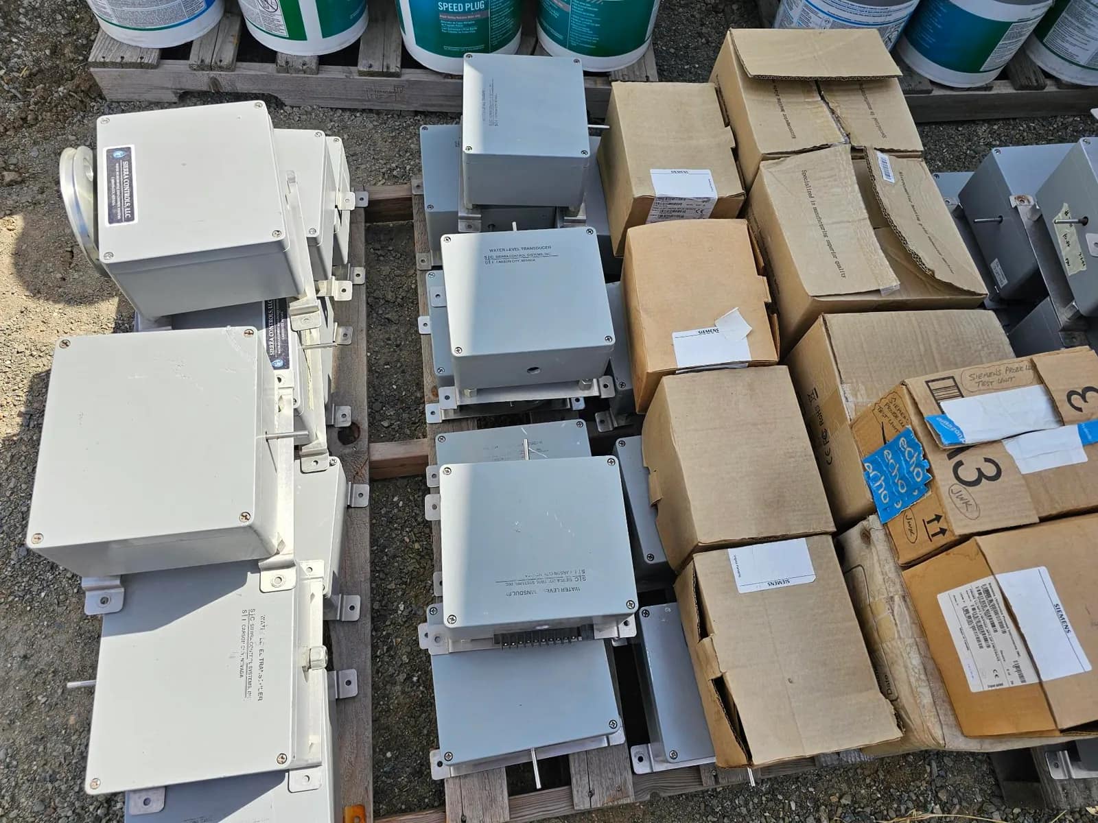 industrial-electrical-equipment-with-boxes-and-enclosures-mry4gwyp