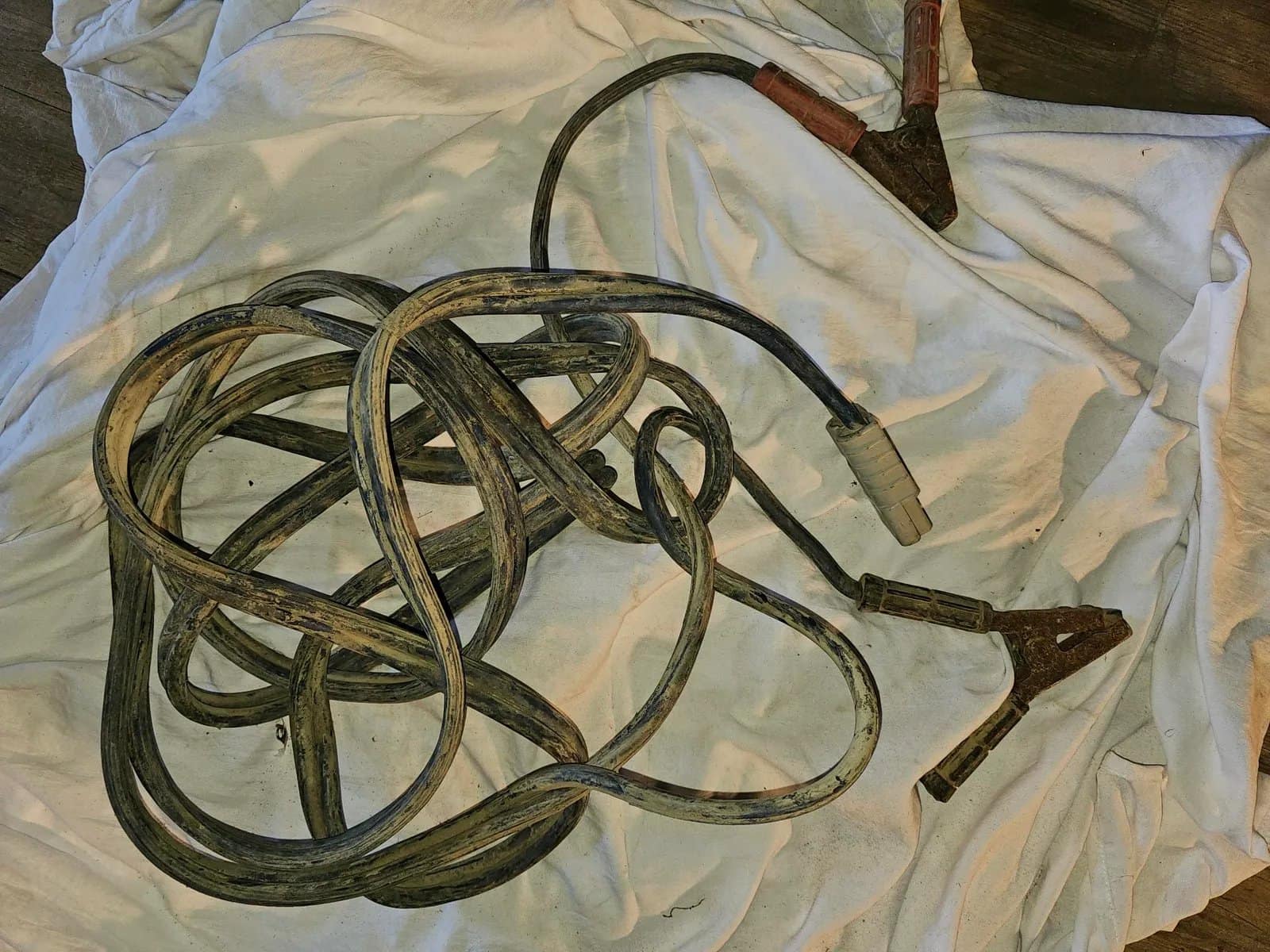 vintage-heavy-duty-jumper-cables-with-clamps-31faa0
