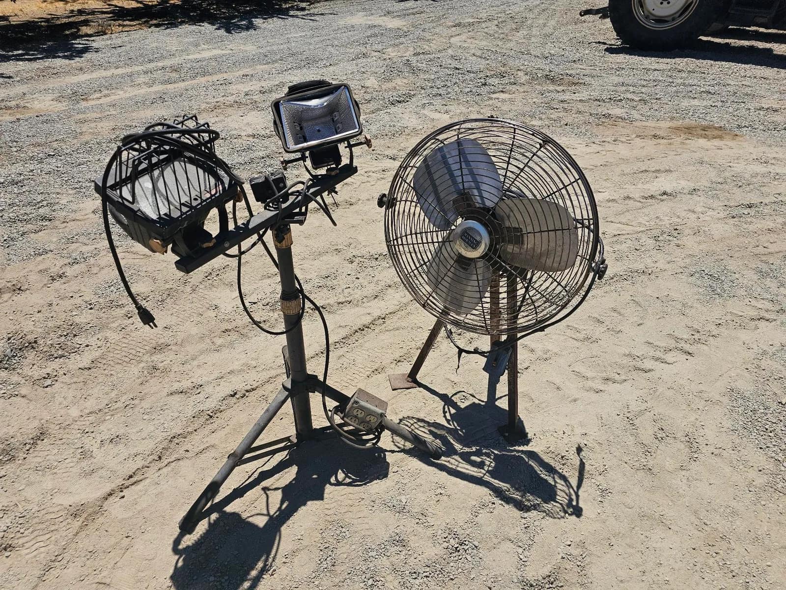 industrial-portable-fan-with-work-light-422f69
