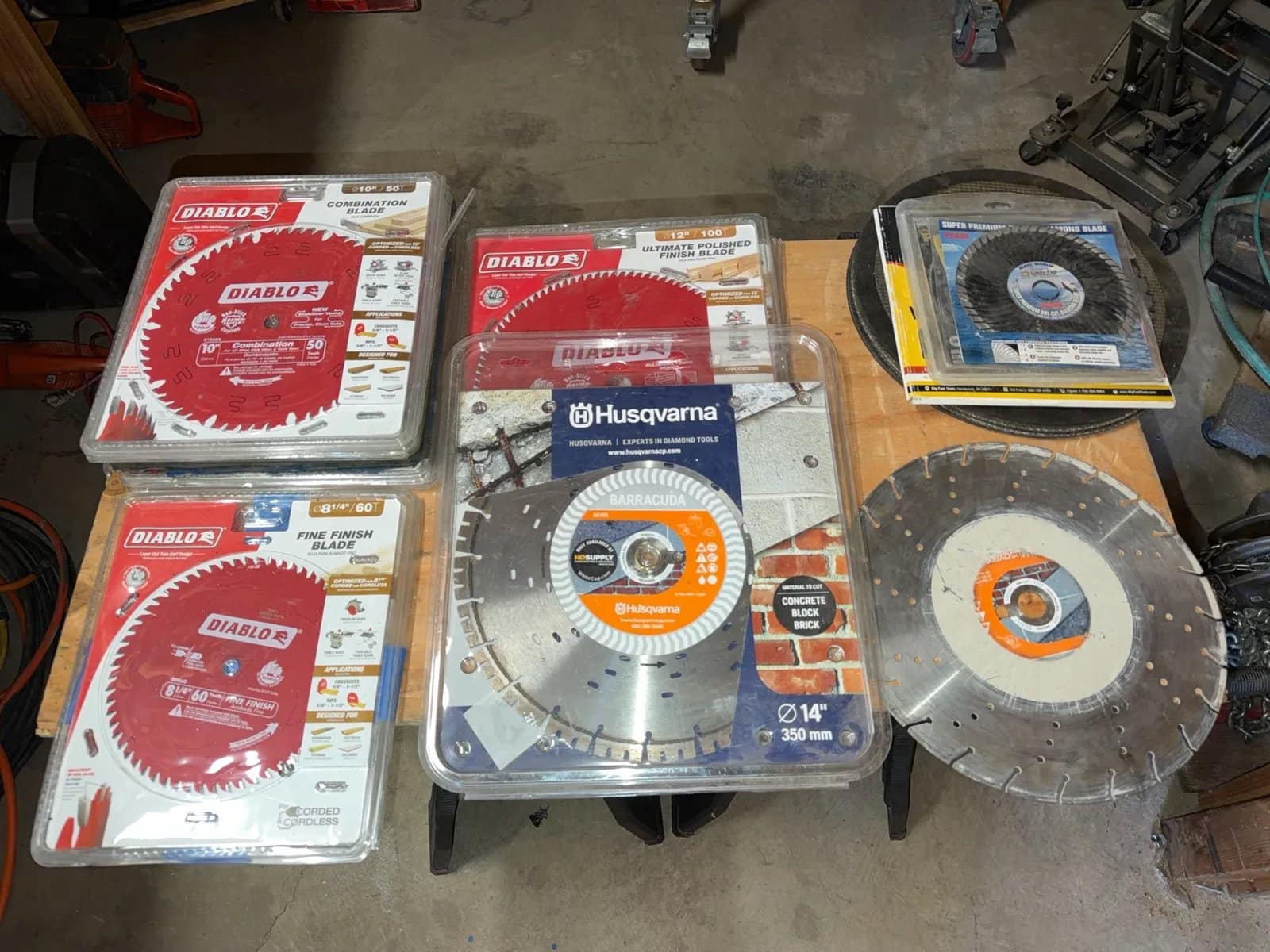 assorted-circular-saw-blades-f36608