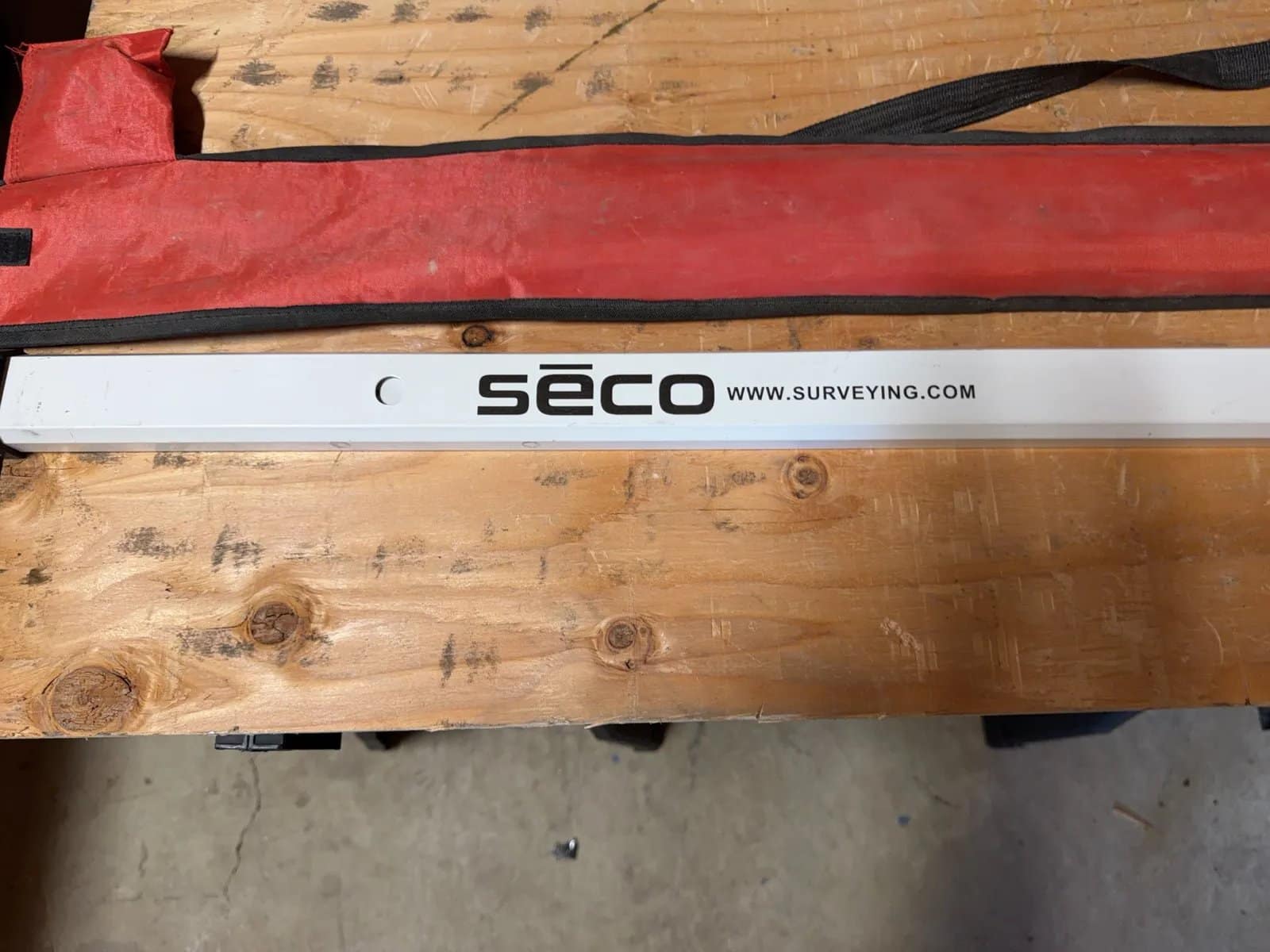 seco-48-inch-transit-pole-with-red-carrying-case-864750
