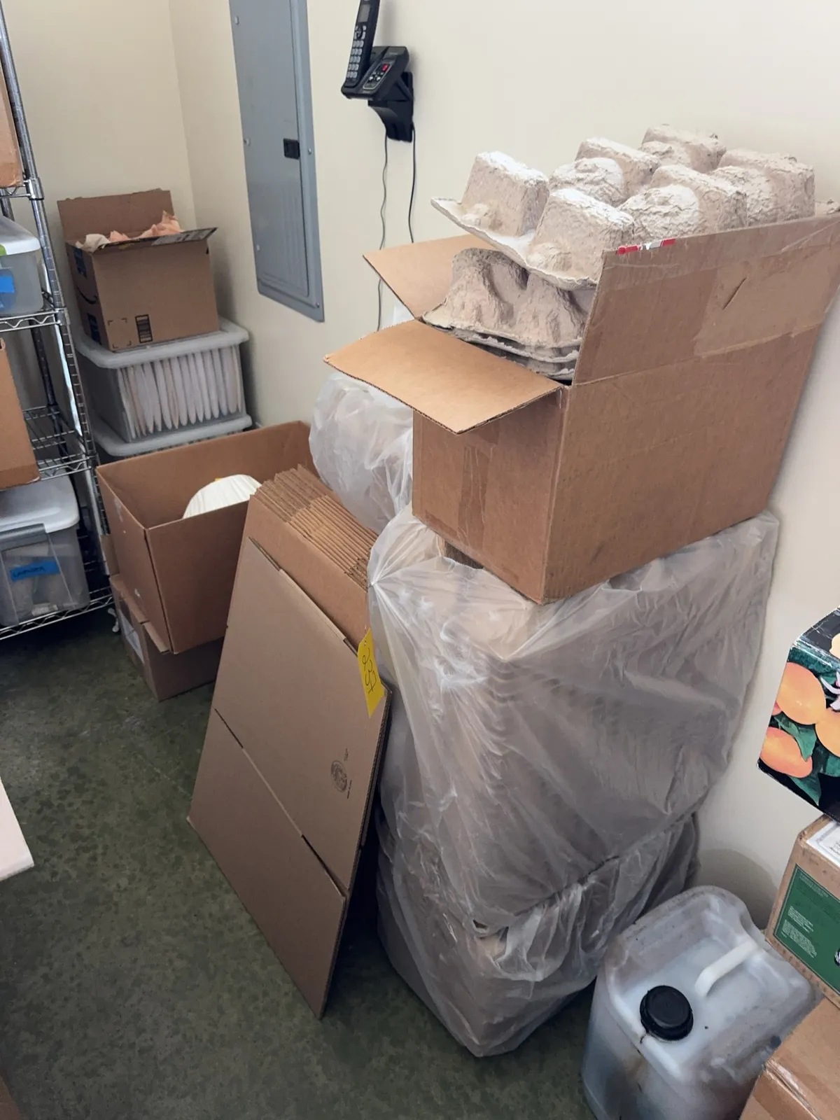 assorted-bottling-packing-materials-9e7d2e