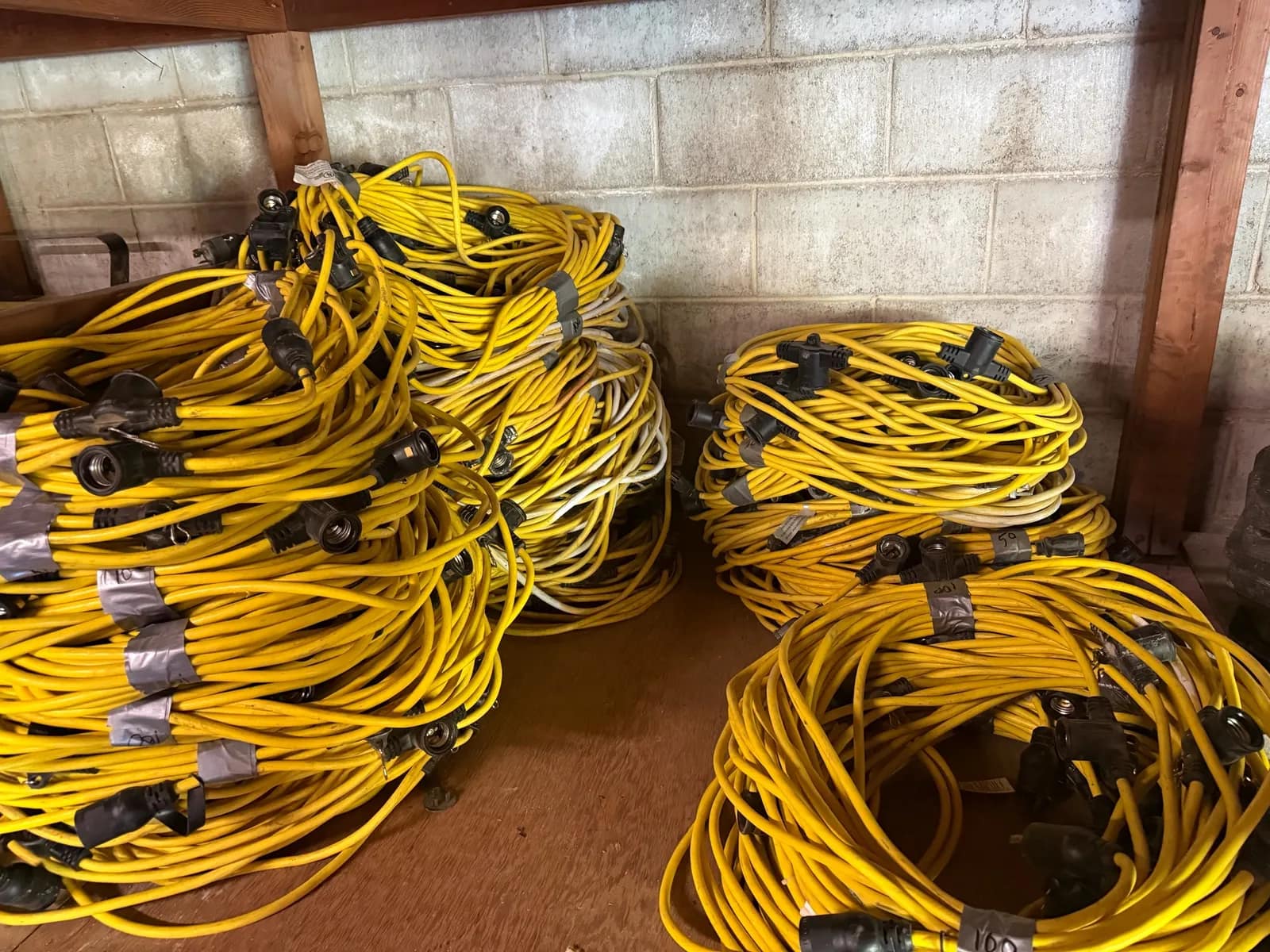 bulk-lot-of-heavy-duty-yellow-string-lights-563f51
