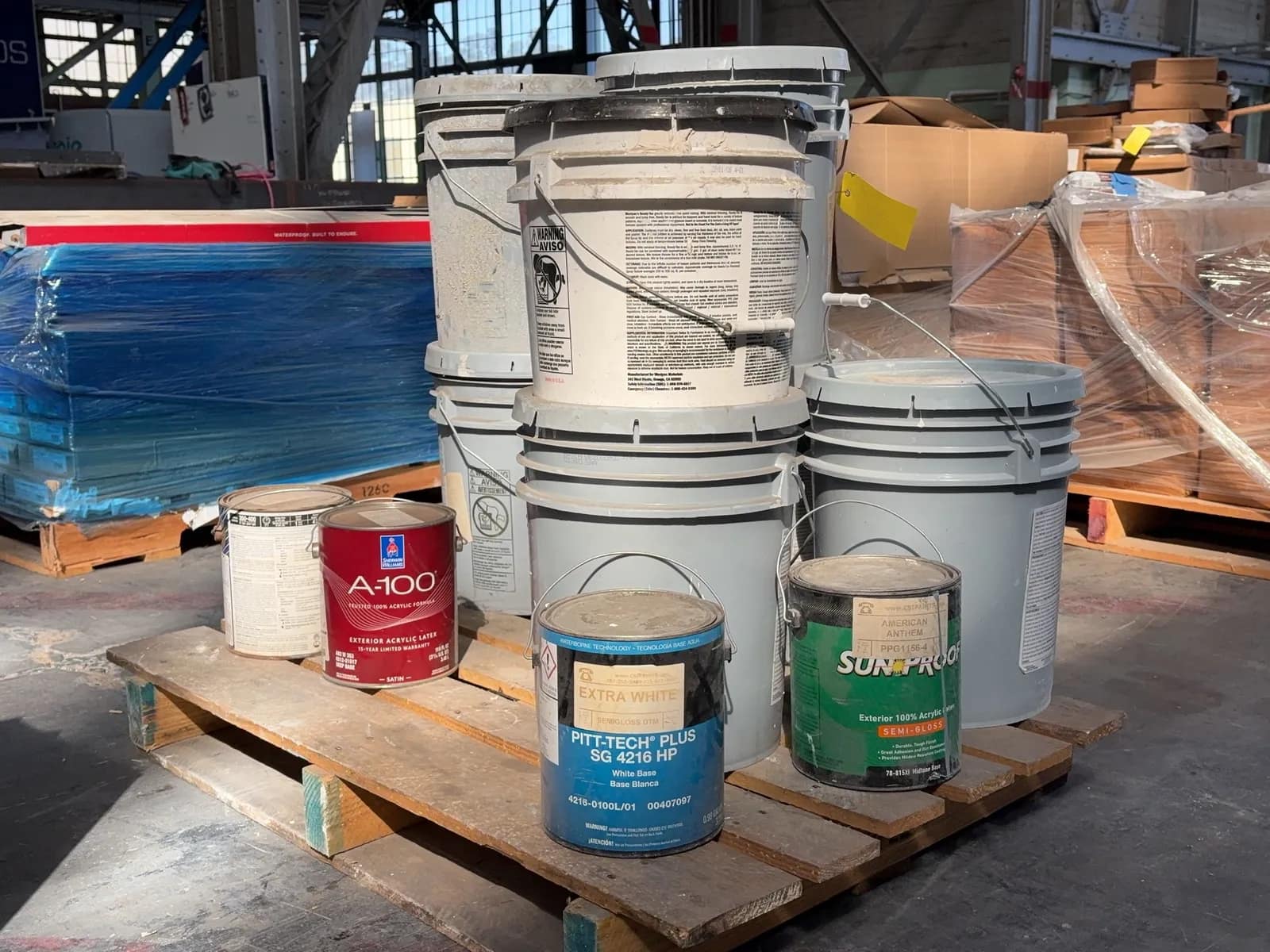 contents-of-pallet-assorted-buckets-of-latex-msrzvxib