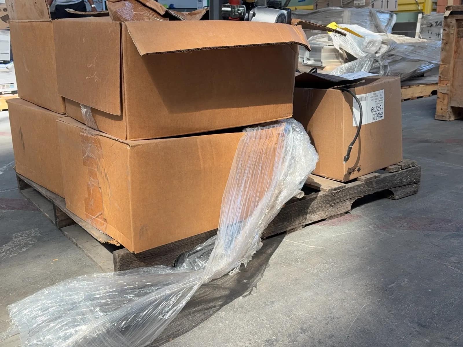 contents-of-pallet-assorted-hardware-msrzywro