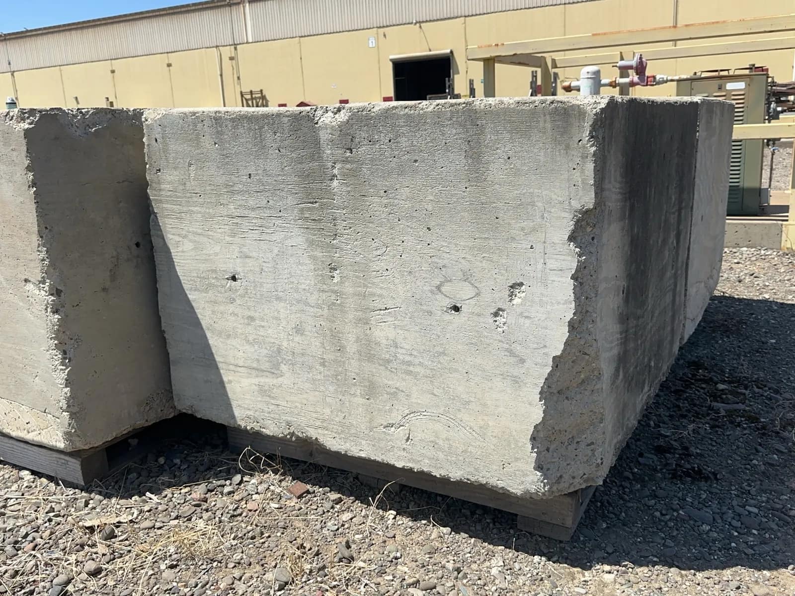 cement-barrier-block-g0811-1785870133334-msf0ytzq
