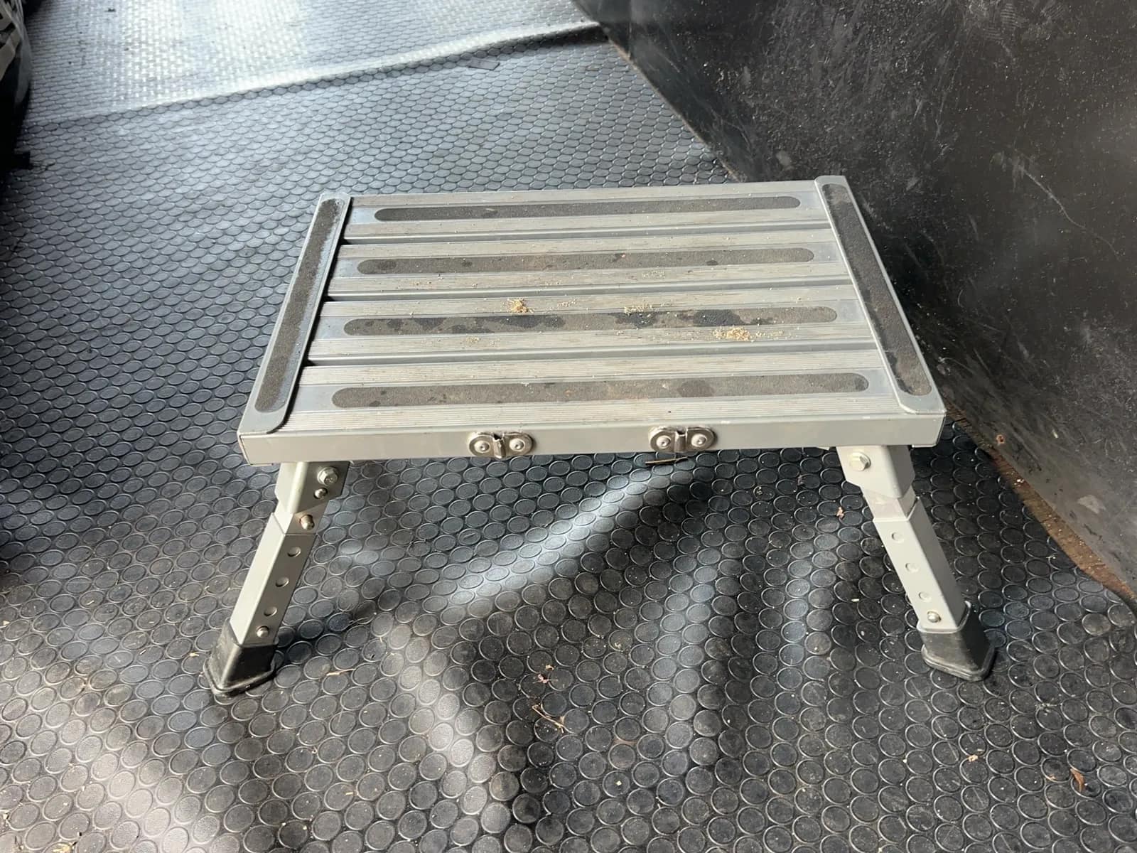 1-step-stool-983829
