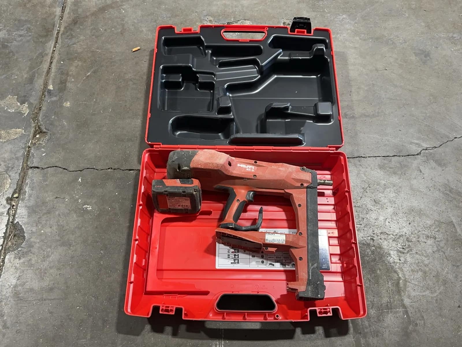 hilti-bx3-cordless-combustion-free-battery-actuated-nailer-with-battery-and-case-mt3p7r9i
