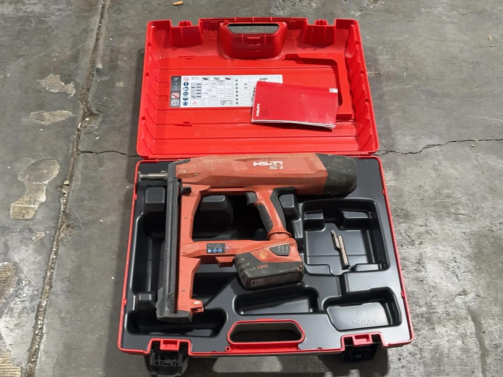 hilti-bx3-cordless-combustion-free-battery-actuated-nailer-with-case-mt3p86f2