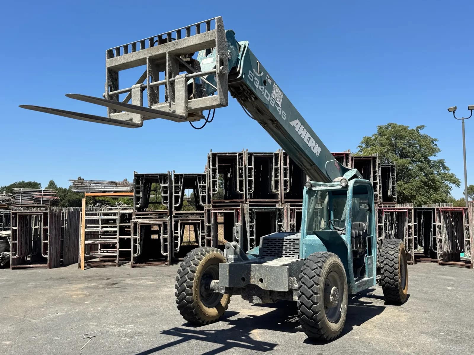 gradall-534d9-45-9000lb-36-telehandler-msxrxrpn