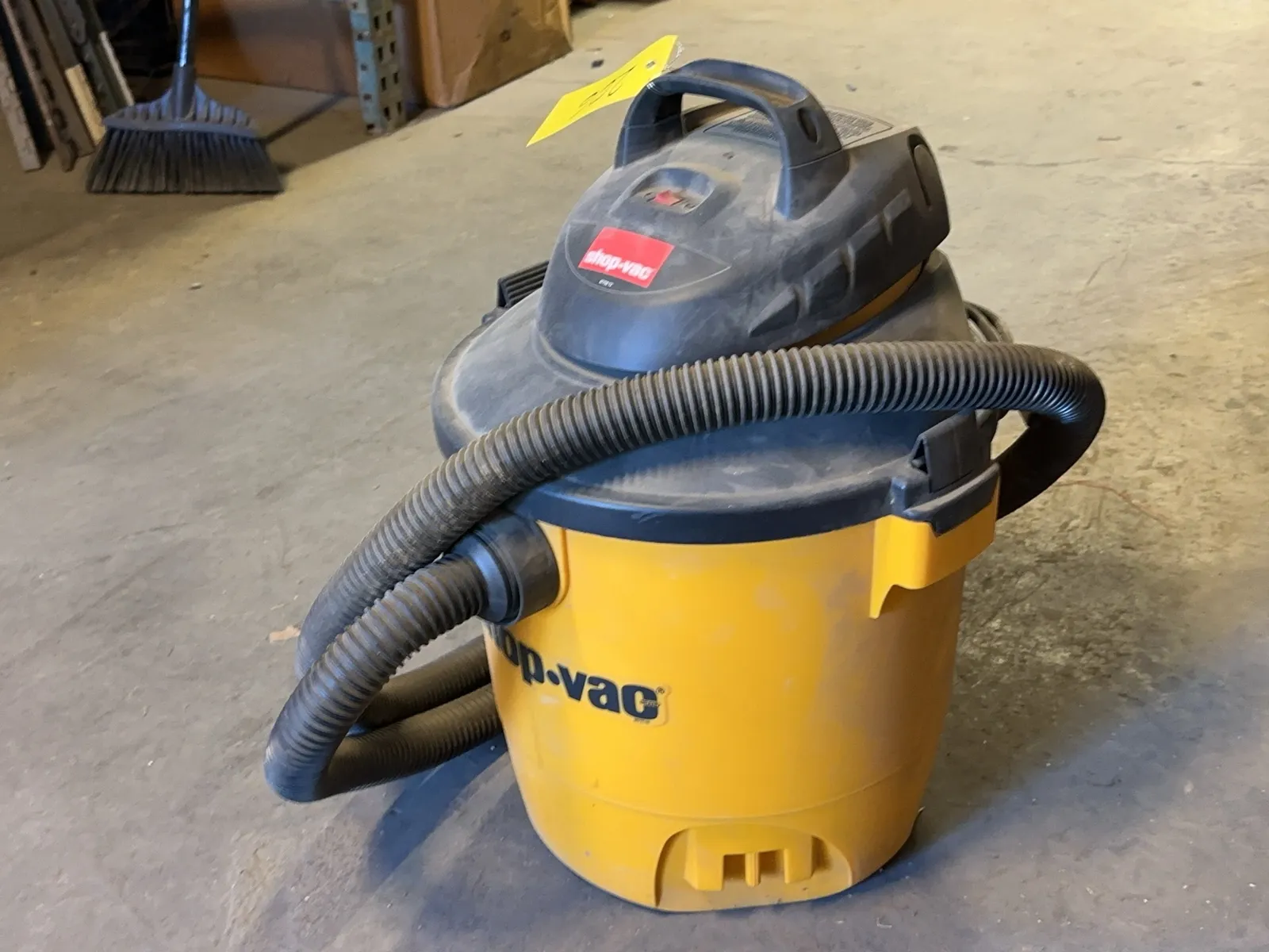 shop-vac-8-gallon-wet-dry-vac-mt3pqqeq