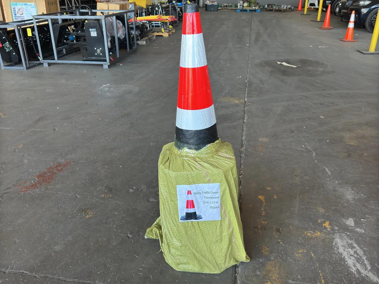 20-15x27-safety-traffic-cones-unused-msns8m9w