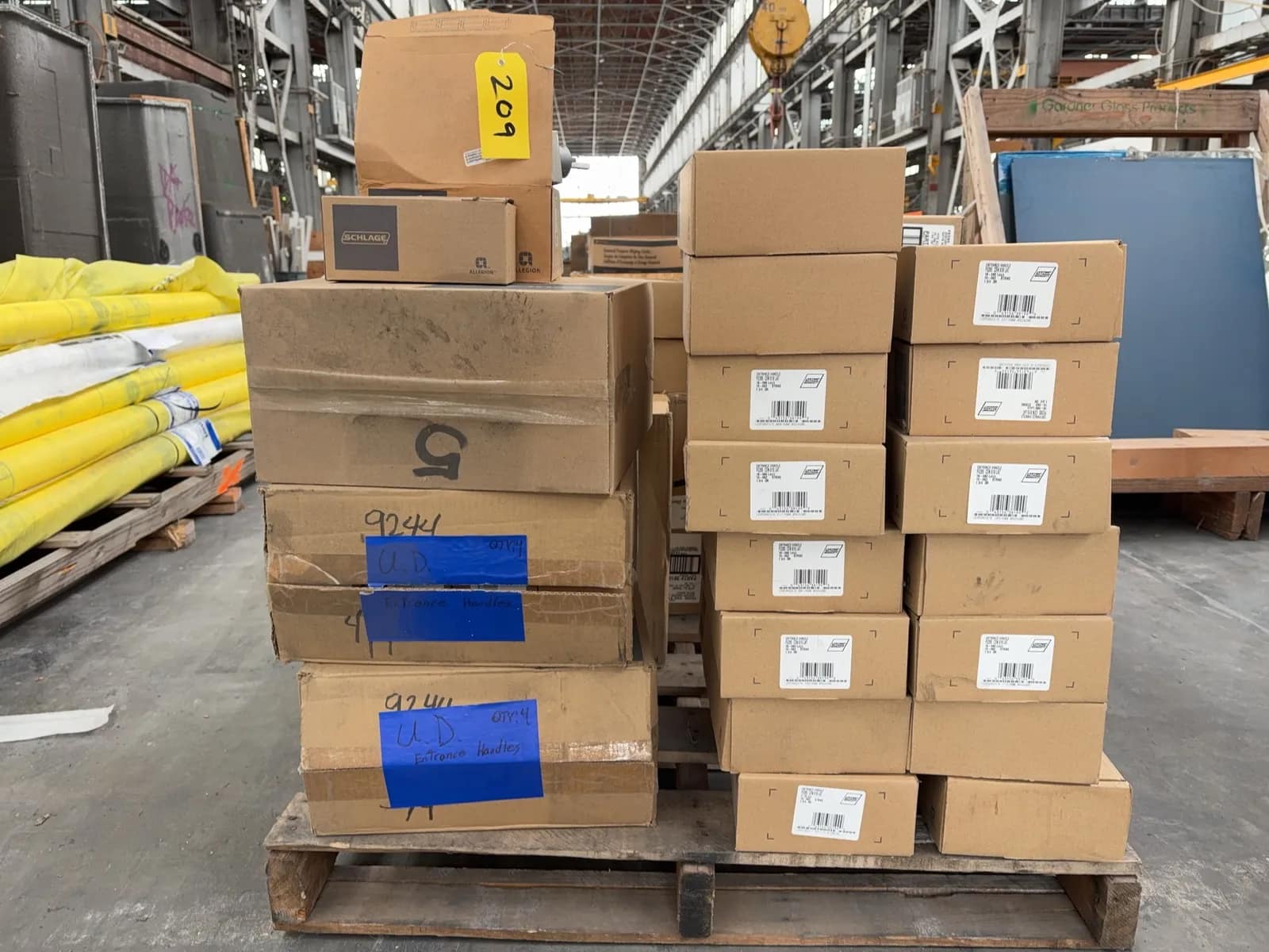 contents-of-pallet-handles-and-latches-mss1ckrq