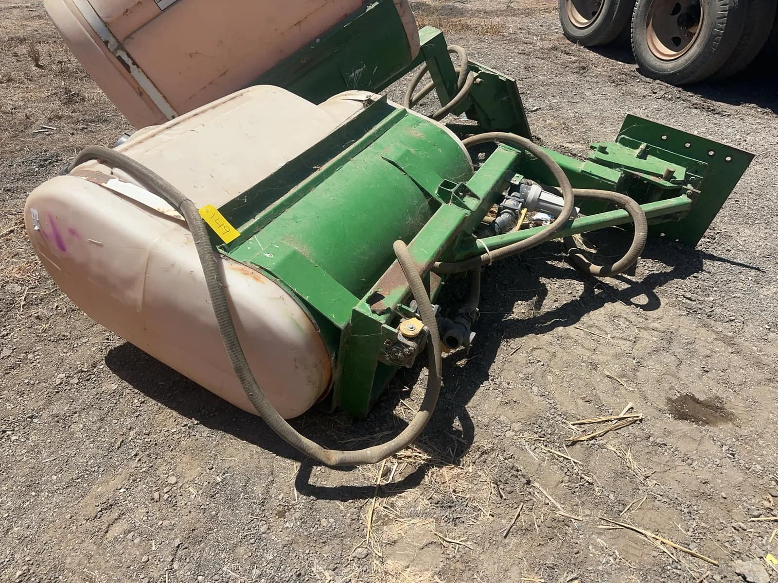 1-swemec-saddle-tank-with-250-gallon-poly-tank-mt3adgx8