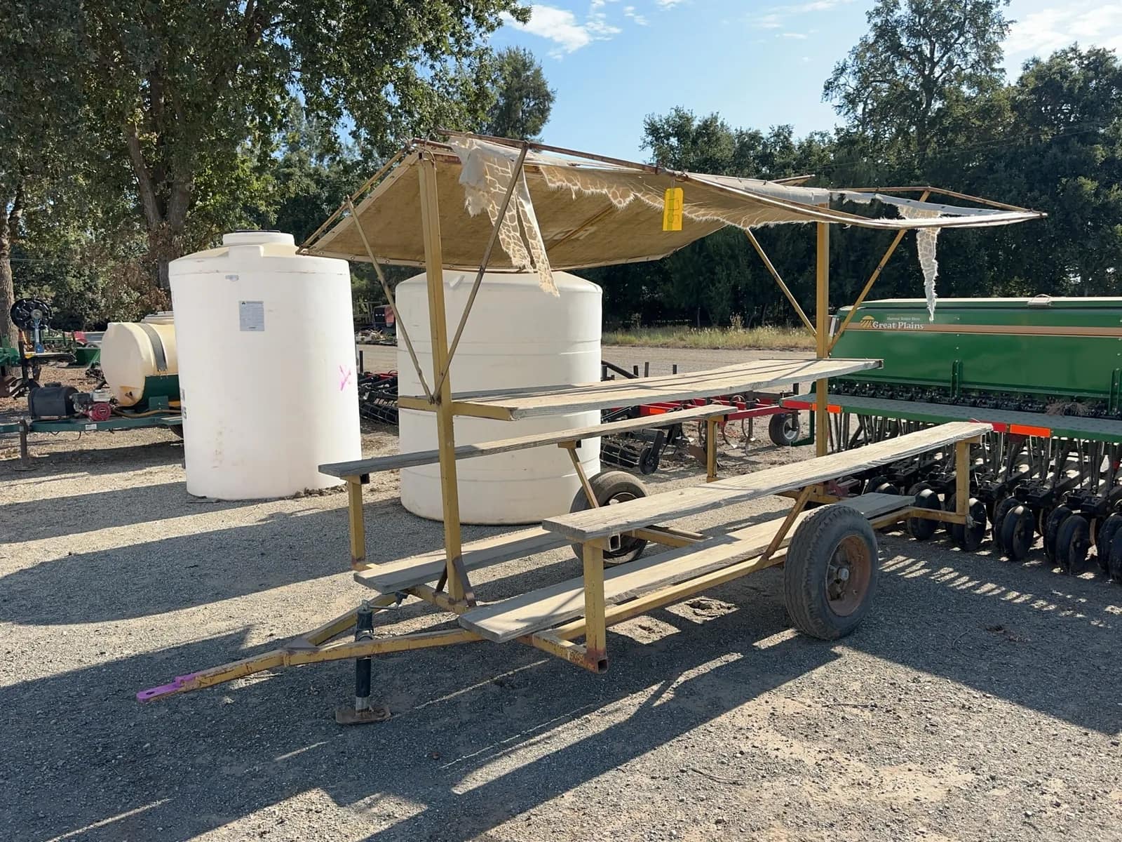 shade-trailer-mt1vakx9